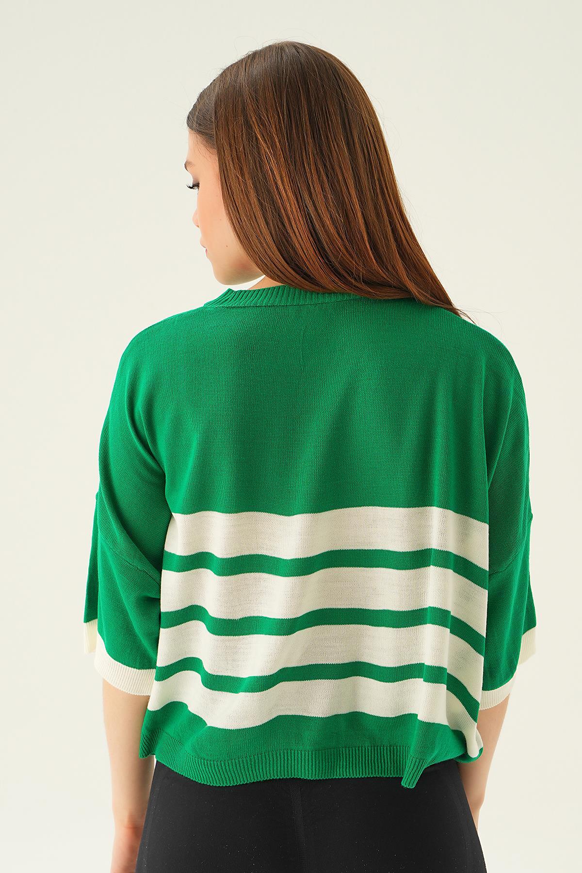 Benetton Yeşili Çizgi Detay Oversize Tişört 1454 - 5