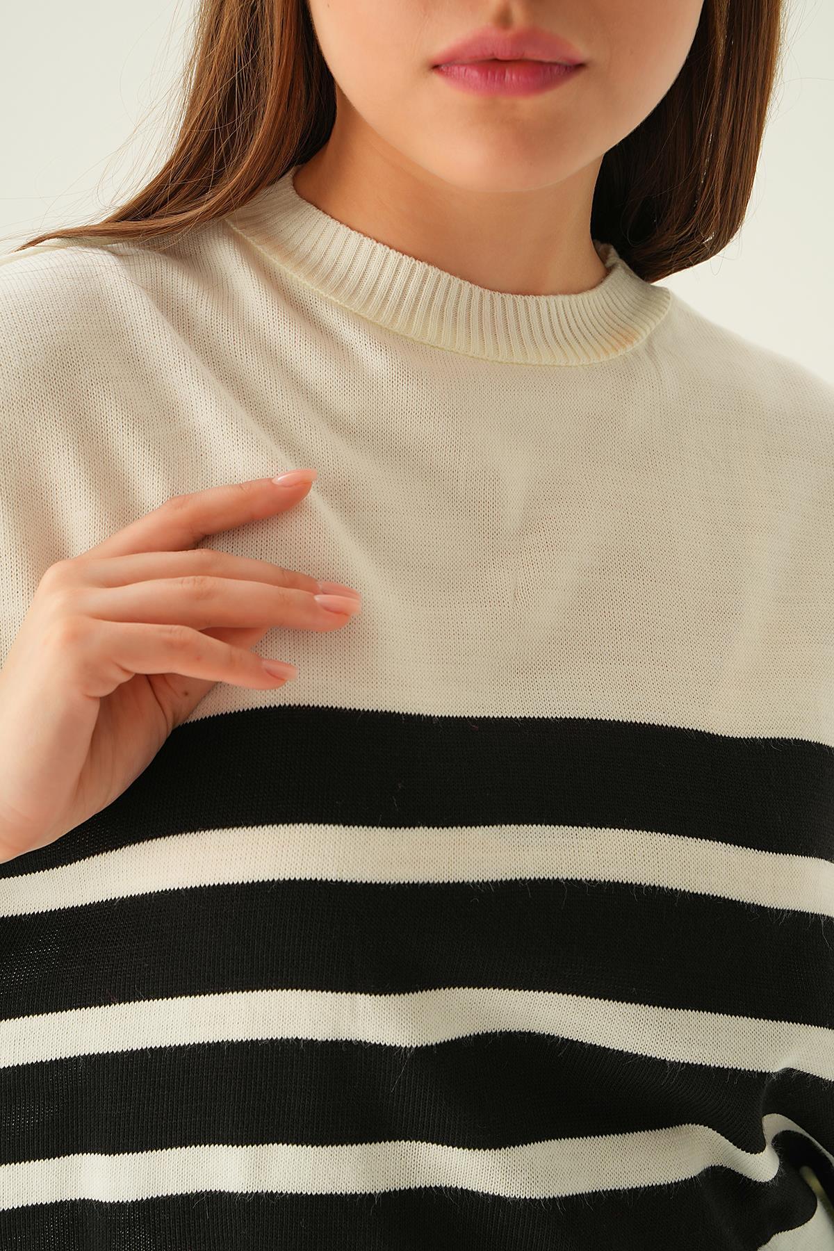 1454 Çizgi Detay Oversize Tişört Kemik - 6