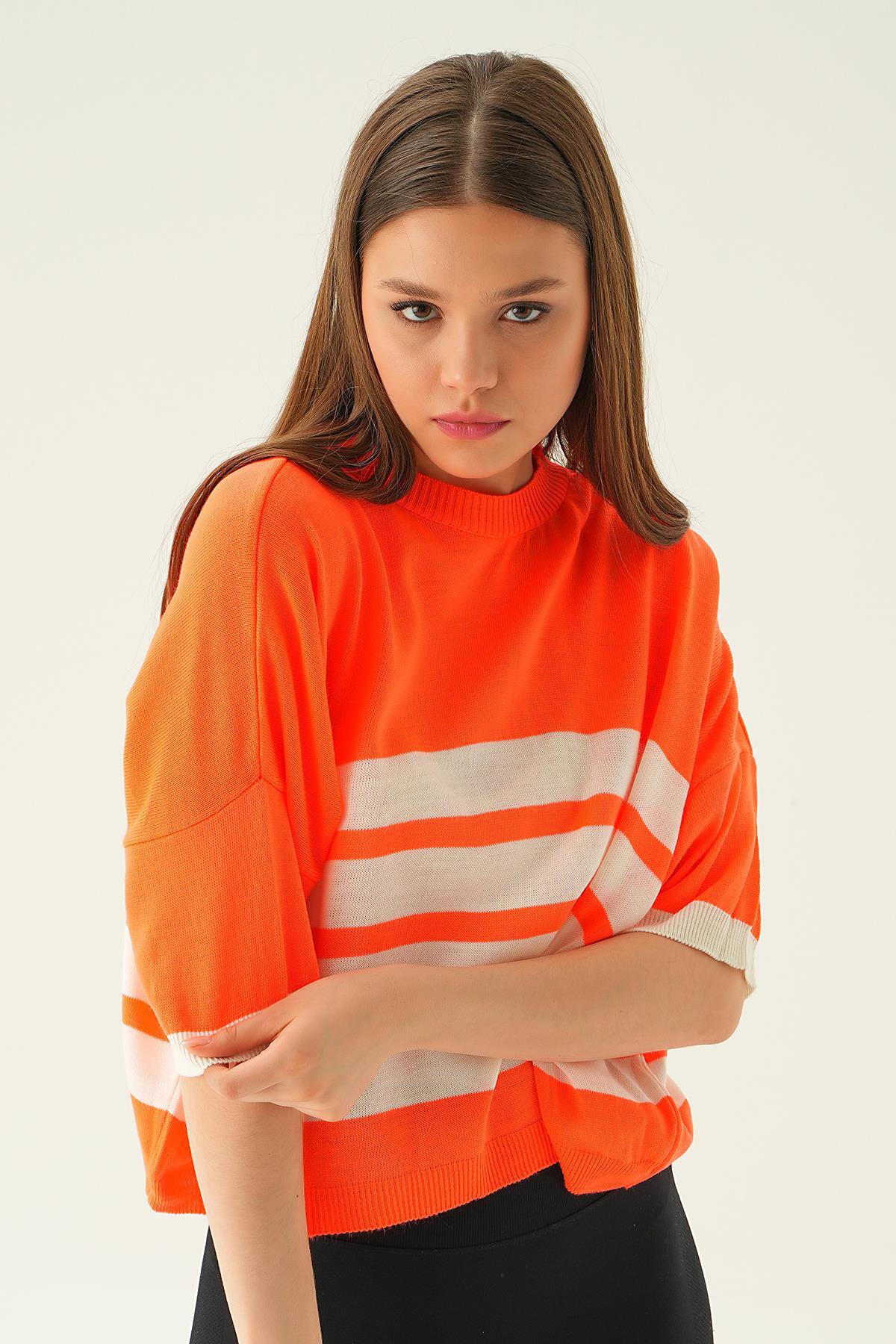 Orange Çizgi Detay Oversize Tişört 1454 - 4