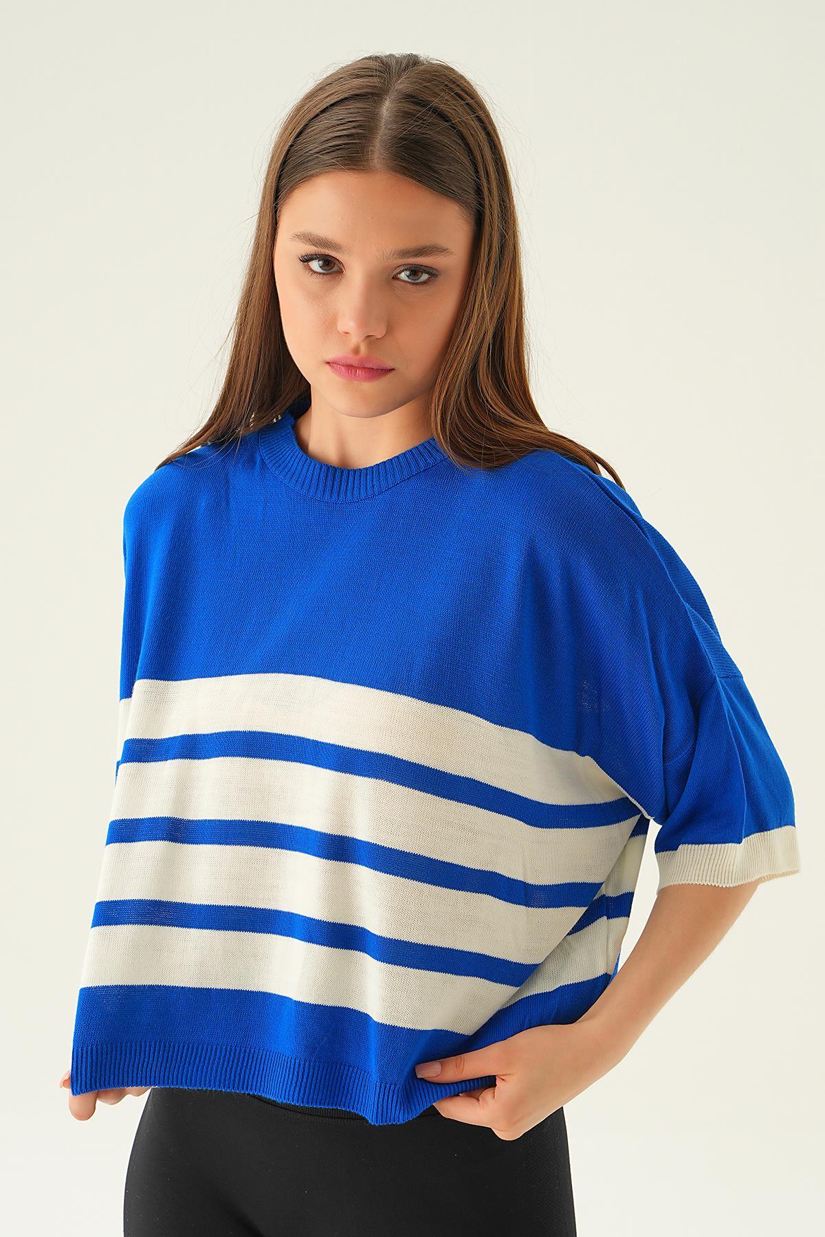 1454 Çizgi Detay Oversize Tişört Saks - 1