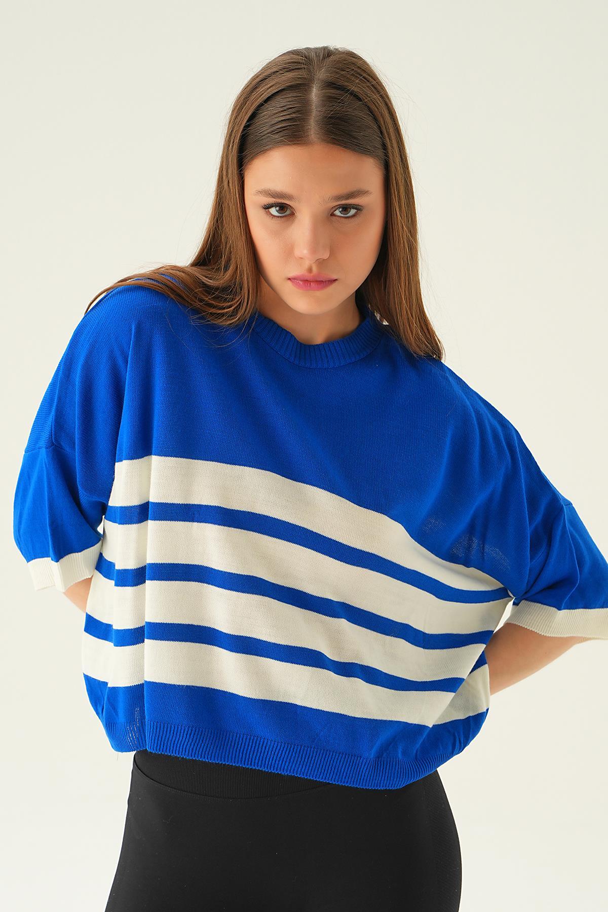 1454 Çizgi Detay Oversize Tişört Saks - 2