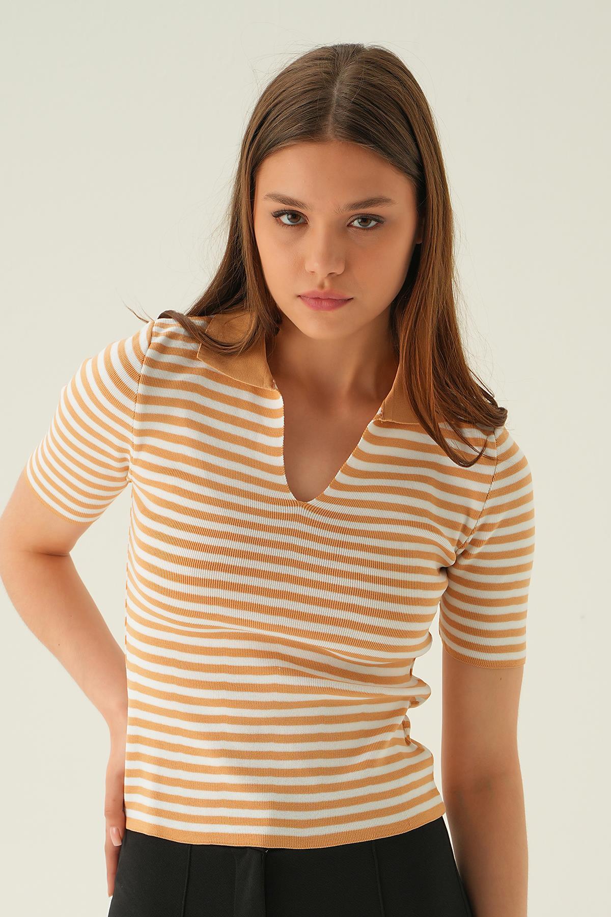 1456 V Yaka Çizgili Tişört Camel - 4
