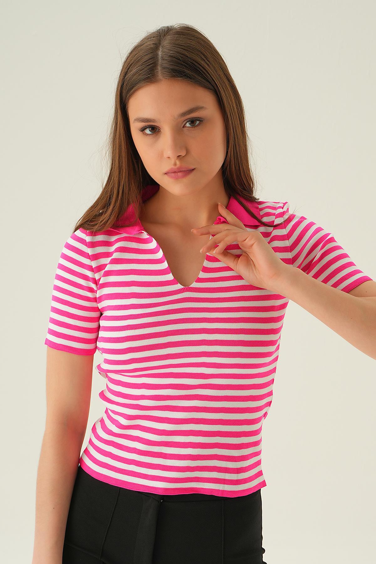 Fuşya V Yaka Çizgili Tişört 1456 - 2