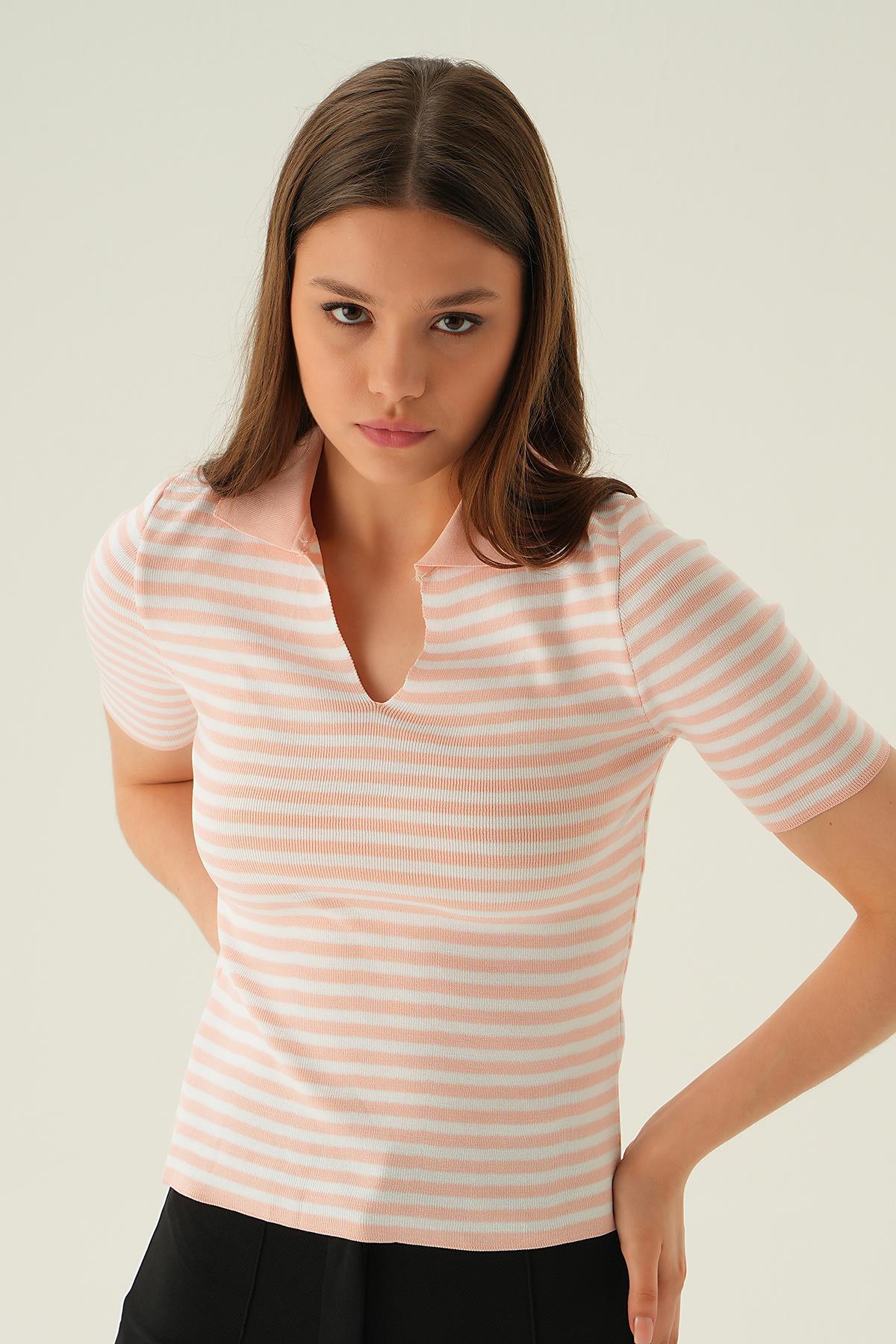 1456 V Yaka Çizgili Tişört Pudra 