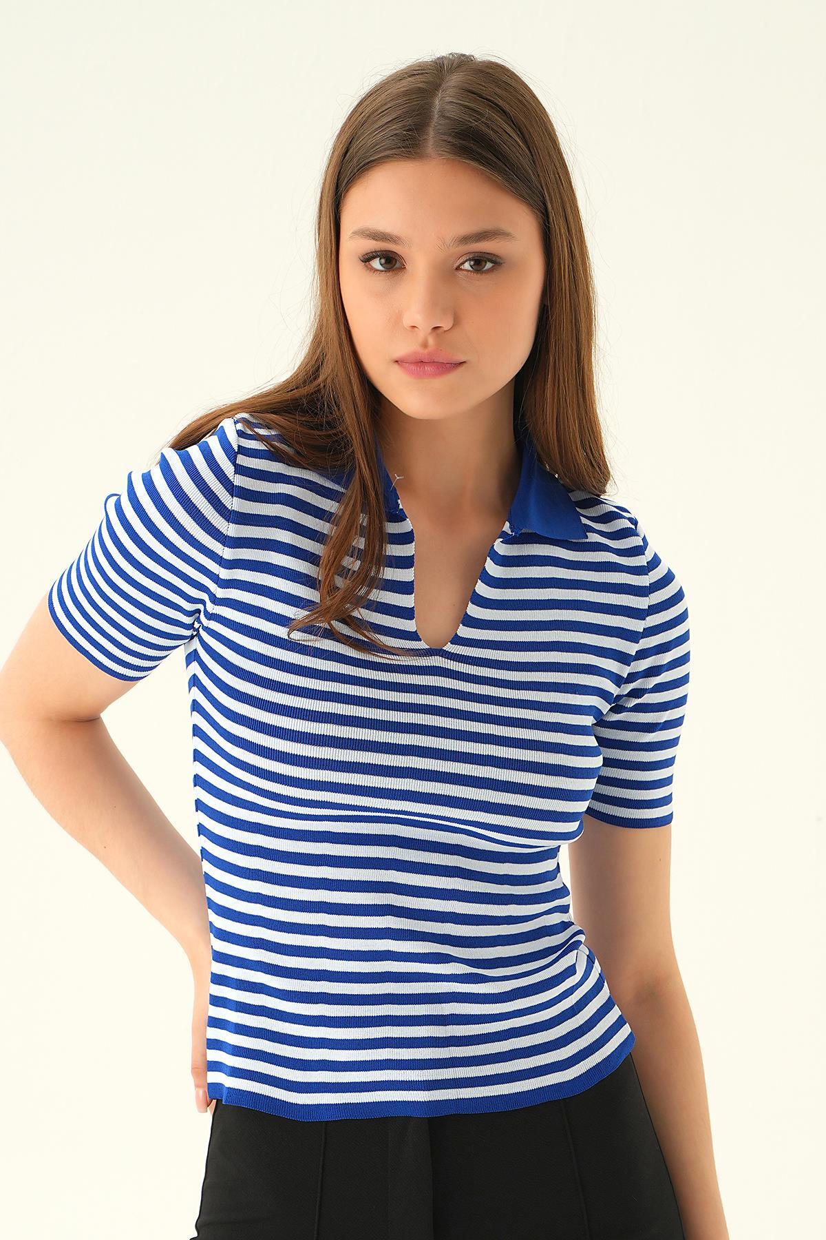 1456 V Yaka Çizgili Tişört Saks - 4
