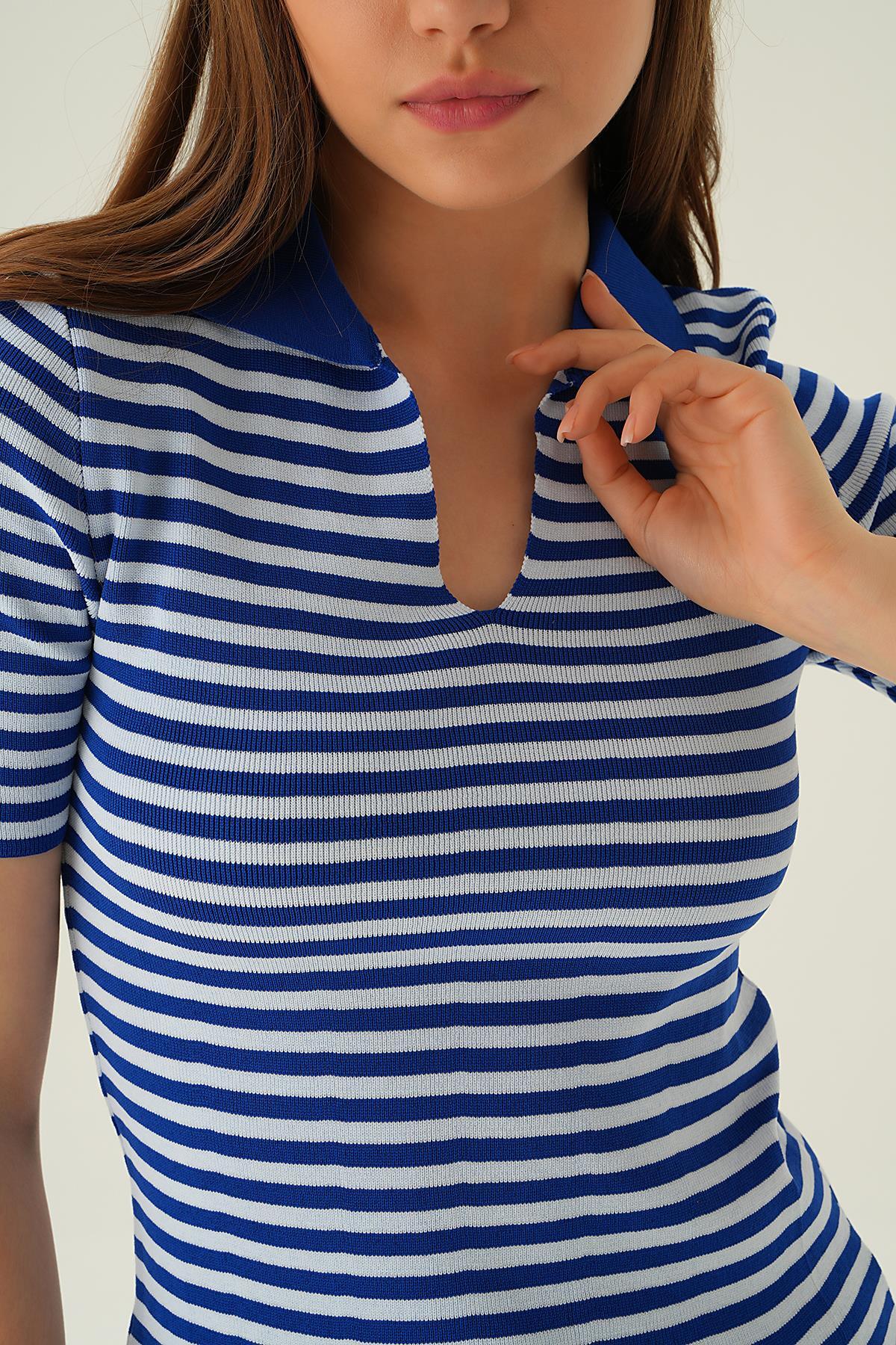 1456 V Yaka Çizgili Tişört Saks - 6