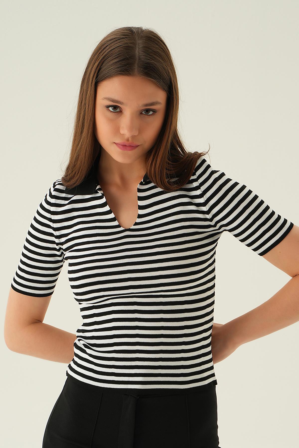 Siyah V Yaka Çizgili Tişört 1456 - 3