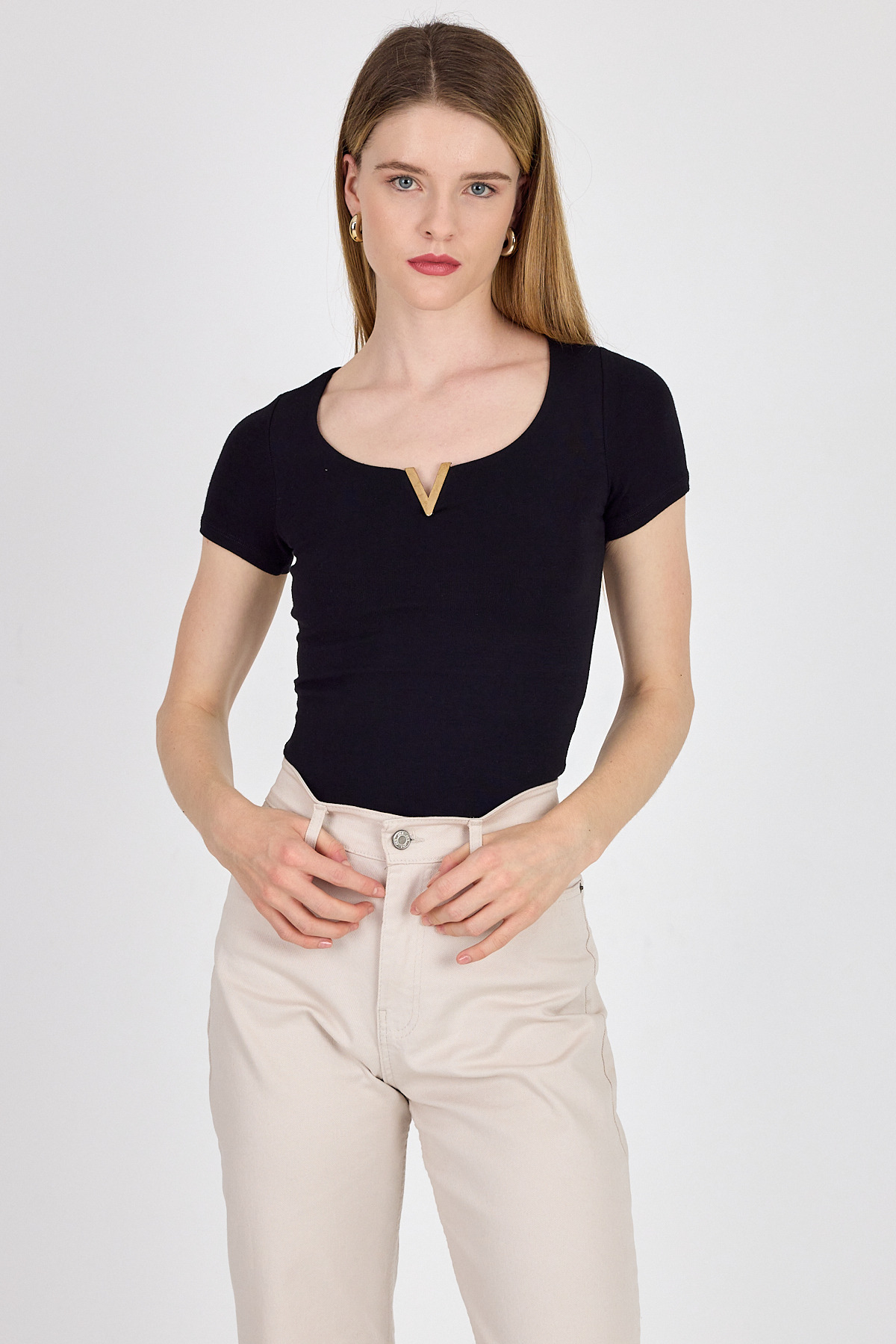 Siyah Gold Aksesuar Detaylı Viskoz/Yumuşak Kumaş Tişört 1460 - RAYS