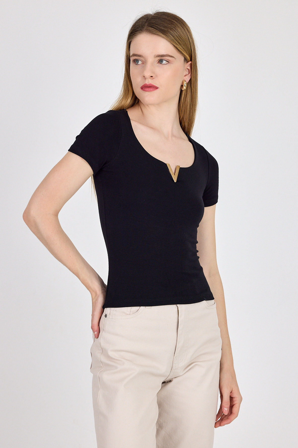 Siyah Gold Aksesuar Detaylı Viskoz/Yumuşak Kumaş Tişört 1460 - 7