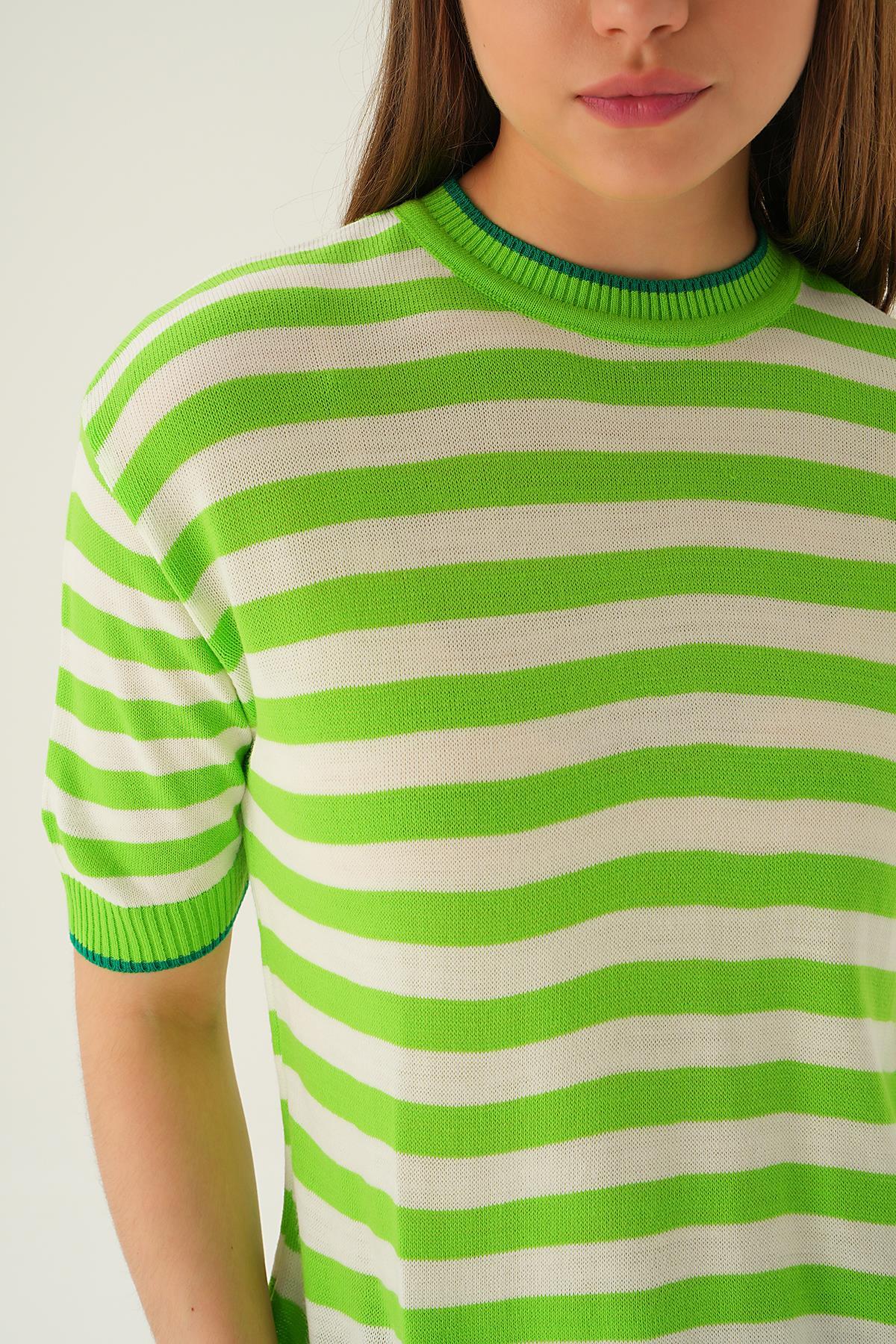 1469 Bisiklte Yaka Çizgili Tişört Elma Yeşili - 6
