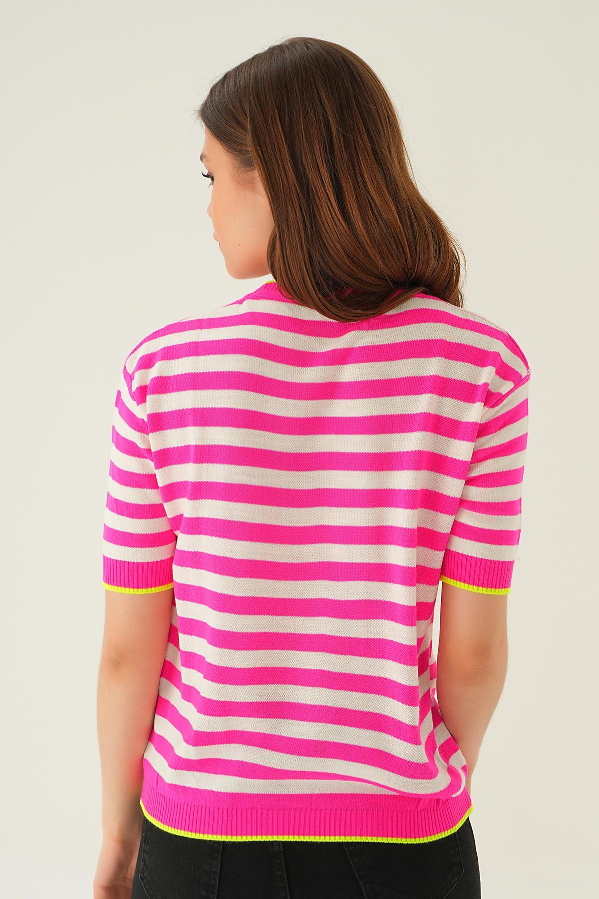 1469 Bisiklte Yaka Çizgili Tişört Fuşya - 5