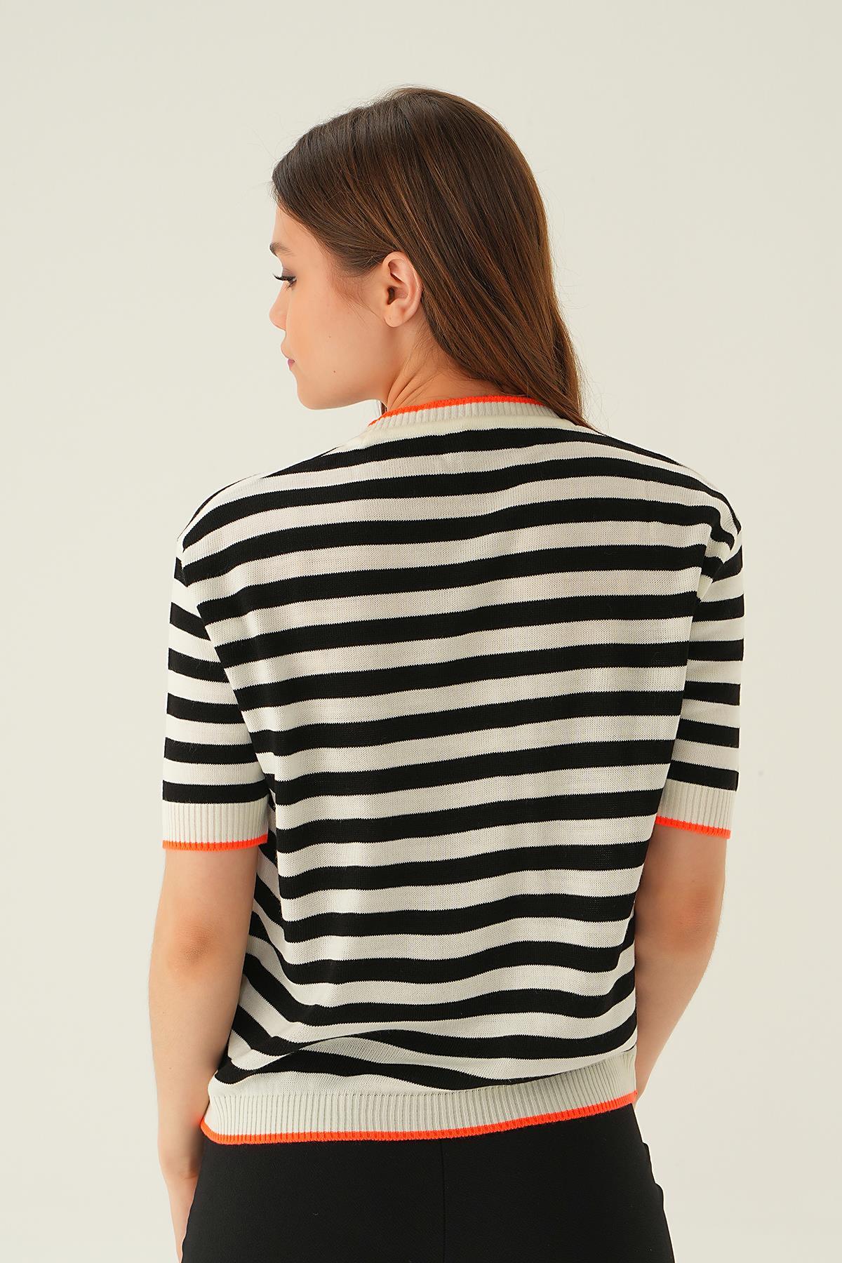 Kemik Bisiklet Yaka Çizgili Tişört 1469 - 2