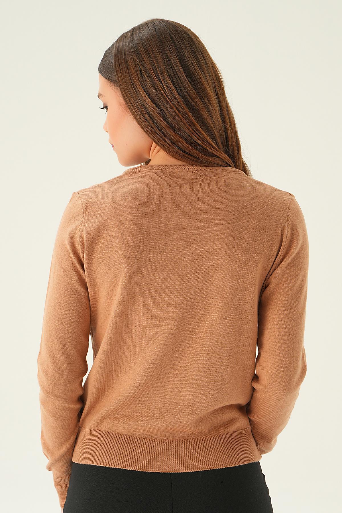 1471 Önü Düğmeli Hırka Camel - 4