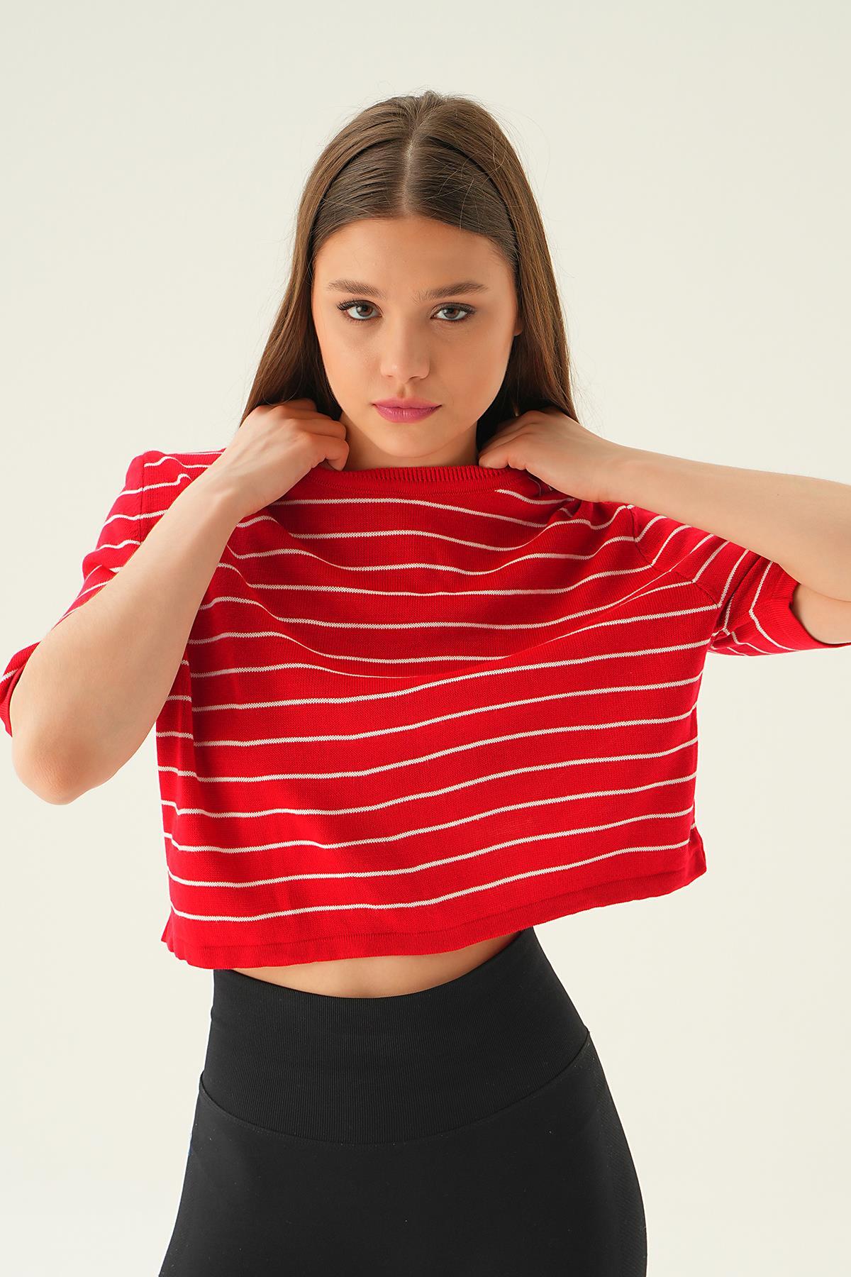 Kırmızı Çizgili Tişört 1488 - 2