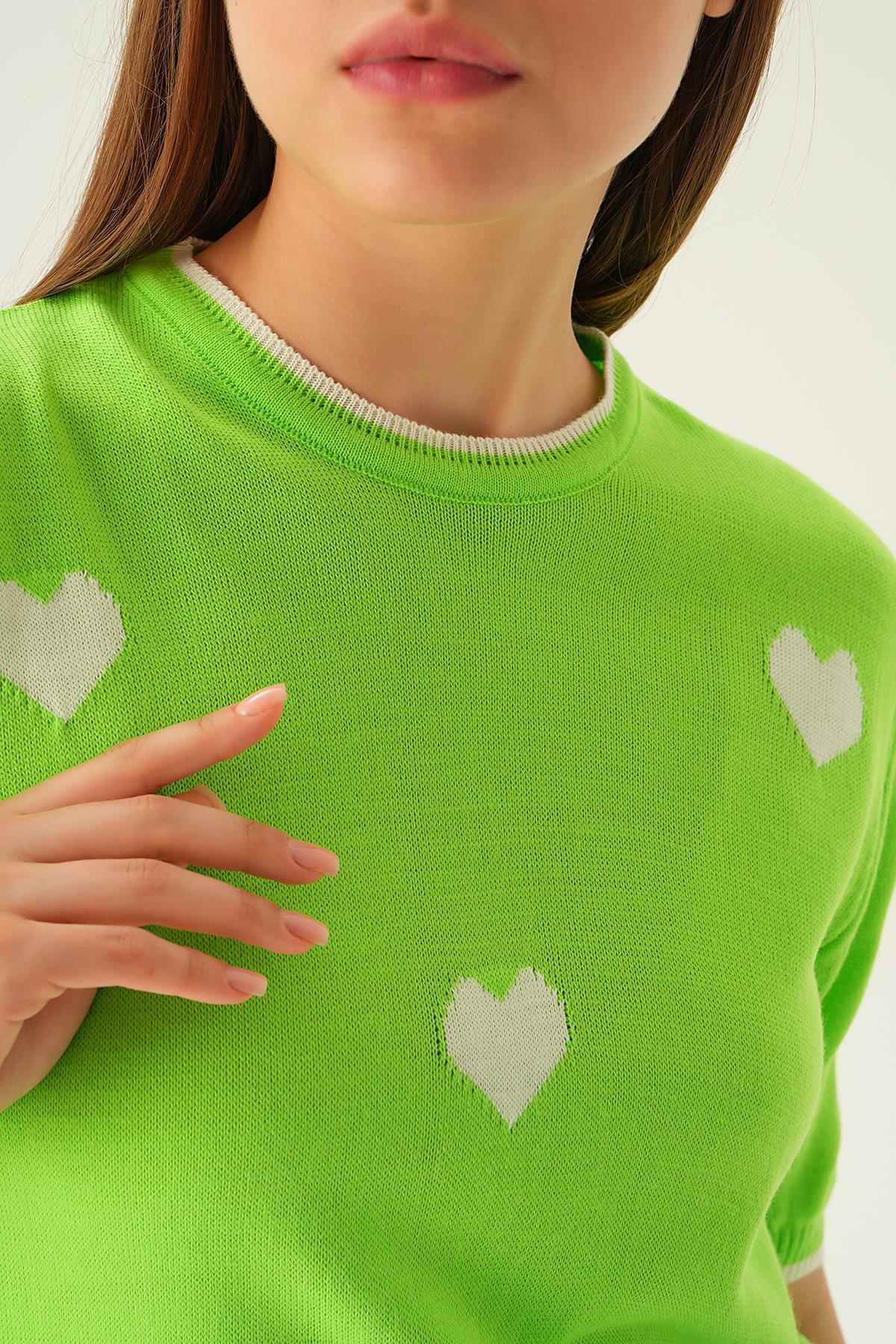 Elma Yeşili Kalpli Tişört 1489 - 6