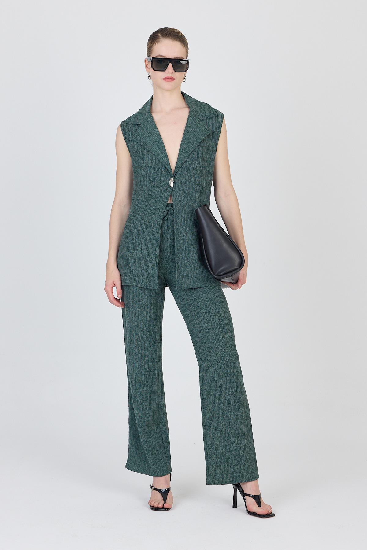Yeşil Kolsuz Yelek ve Bol Paça Pantolon Takımı 1490 