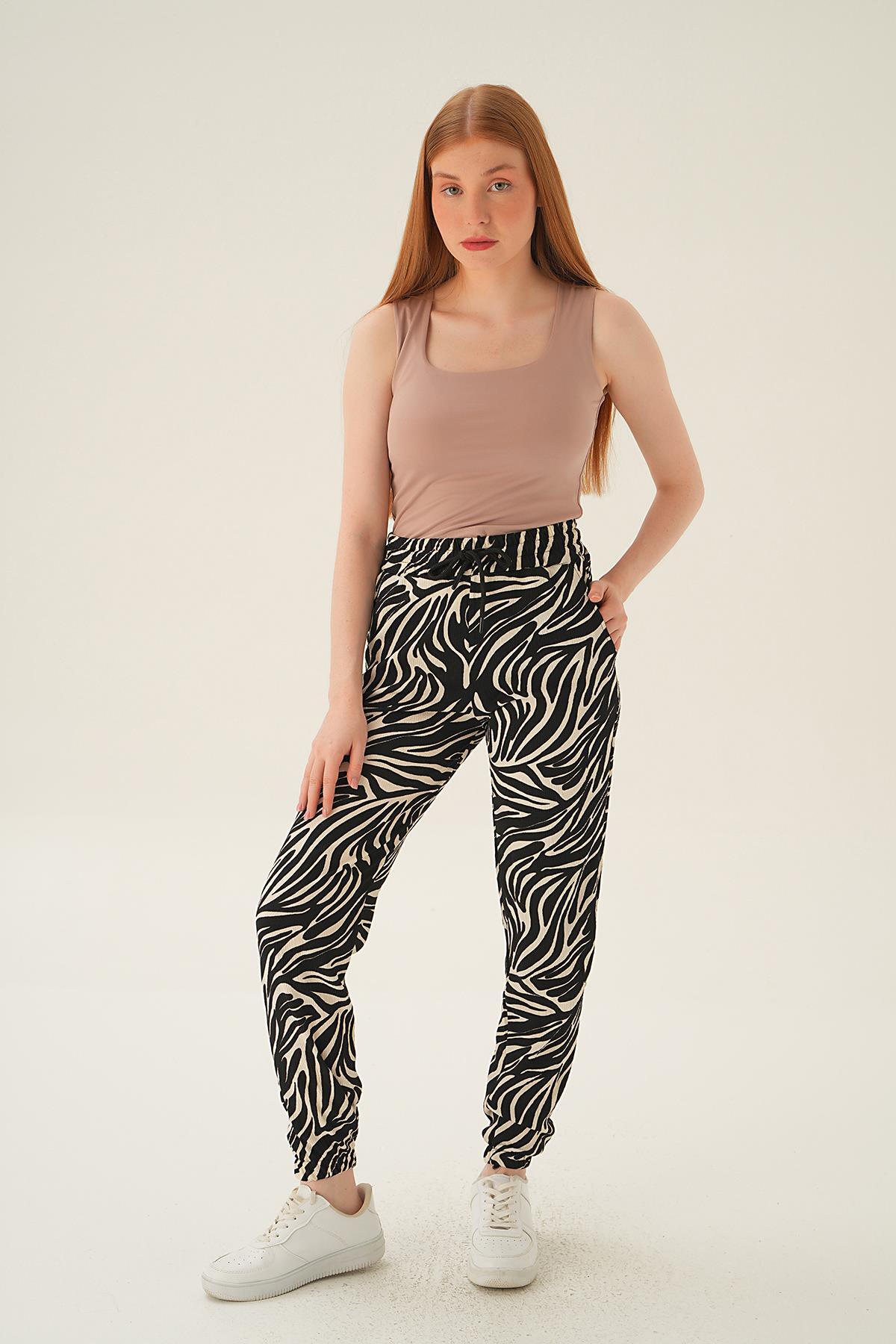 Beyaz Desenli Eşofman 15818 