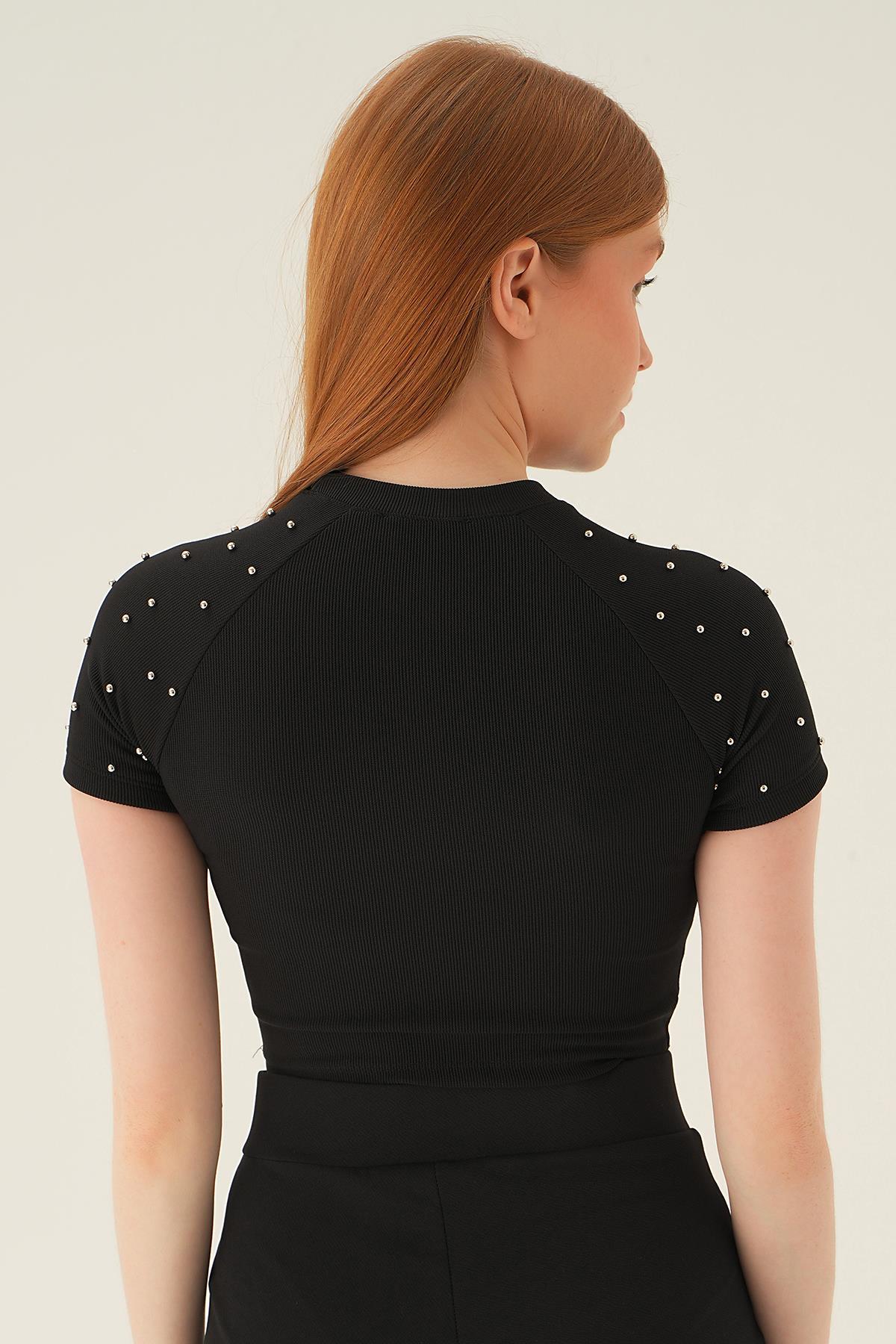 1662 İnci Detay Kısa Kol Bluz Siyah - 3