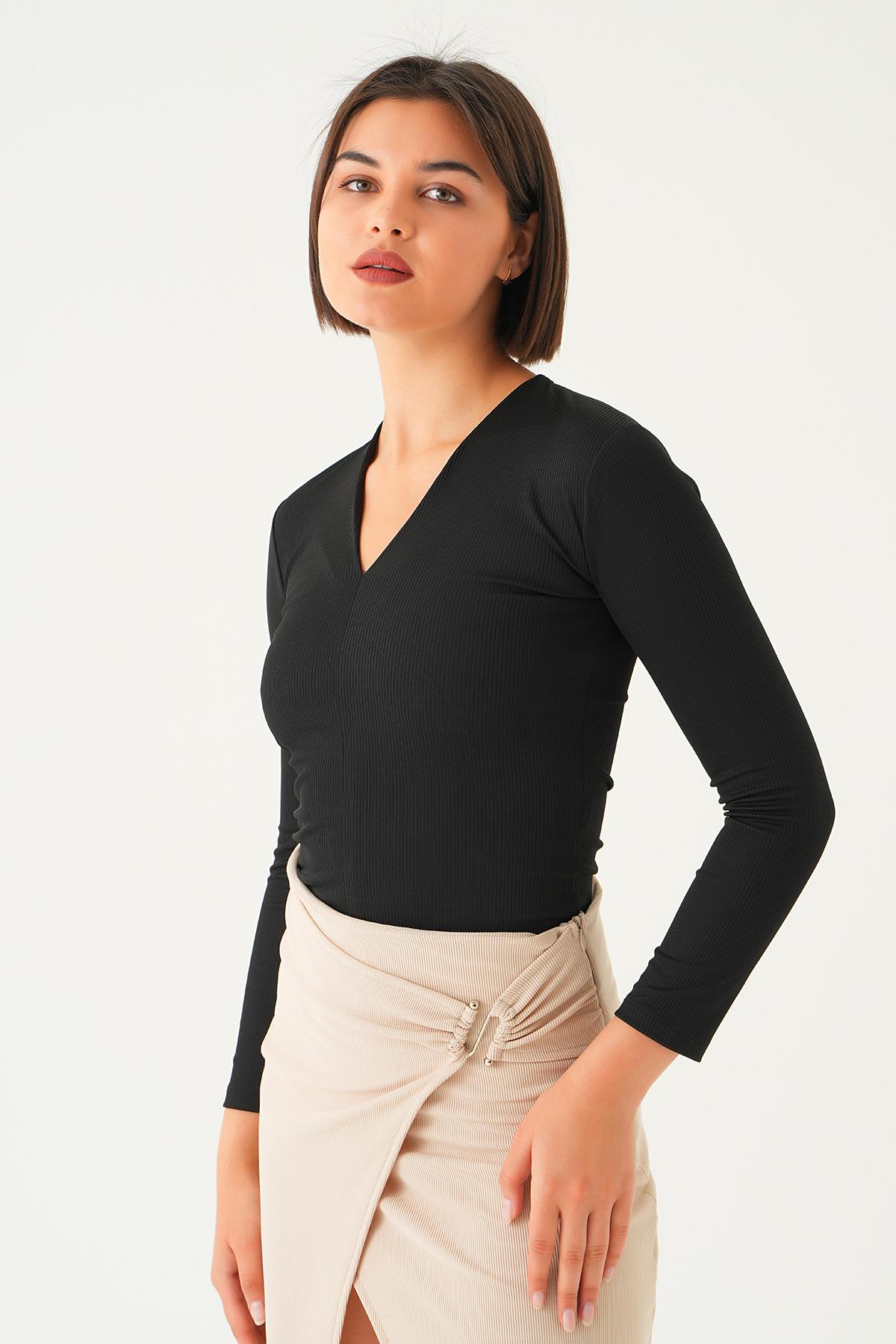 1665 V Yaka Bluz Siyah 