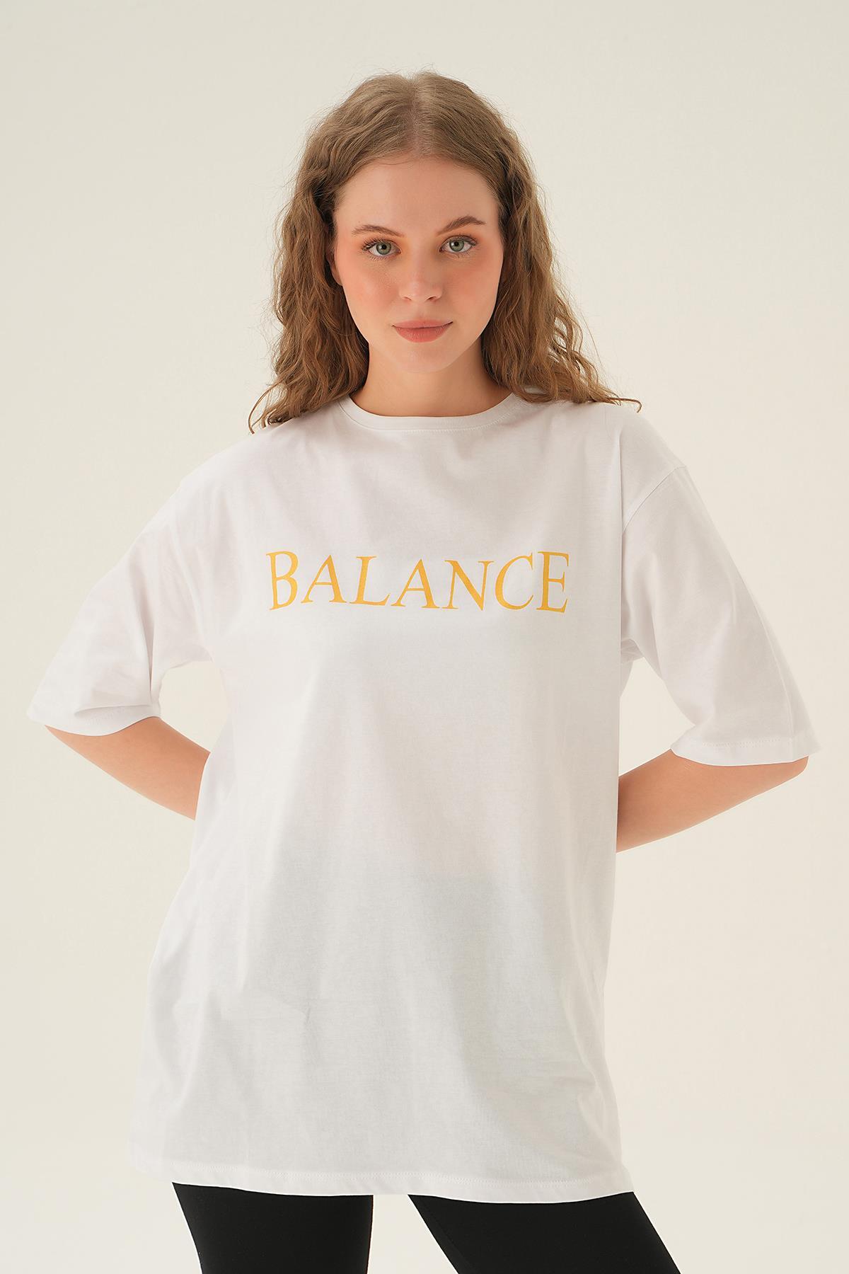 Beyaz Balance Baskı Oversize Tişört 1697 