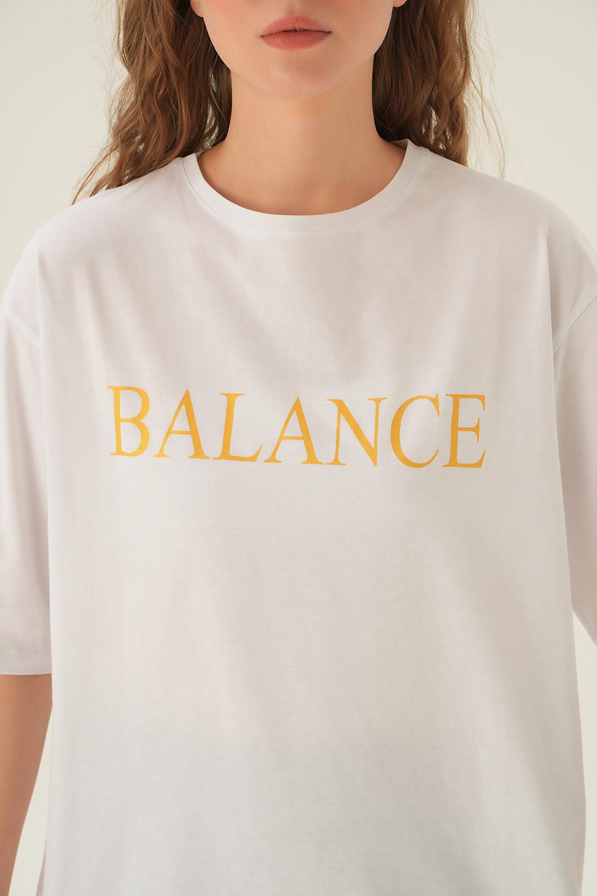 Beyaz Balance Baskı Oversize Tişört 1697 - 5