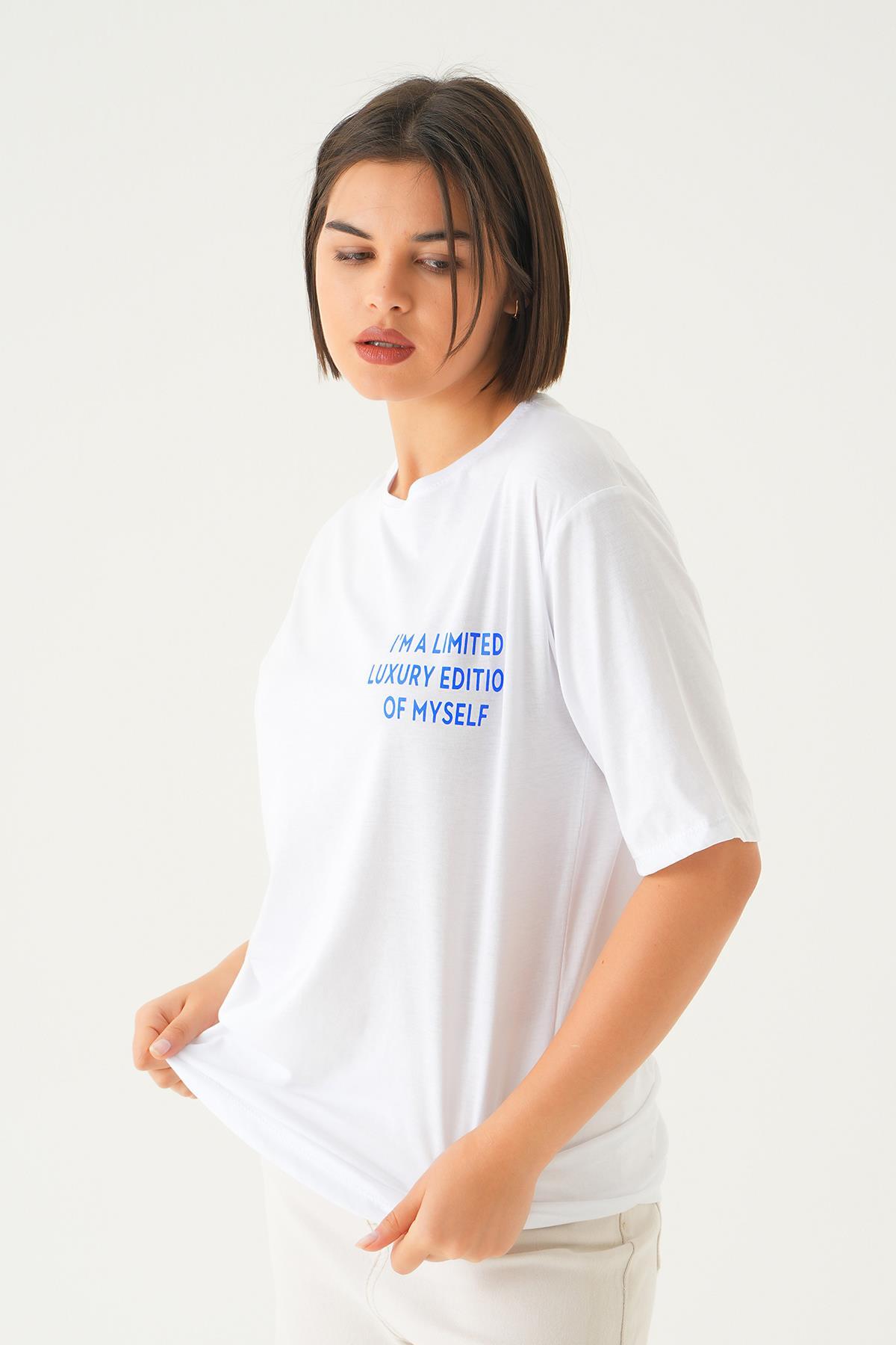Beyaz Yazı Detay Baskı Oversize Tişört 1704 - 4