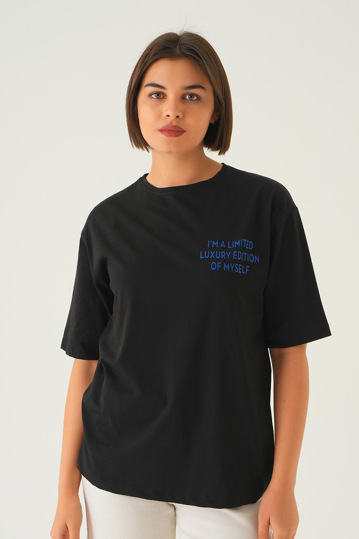 Siyah Yazı Detay Baskı Oversize Tişört 1704 - 2