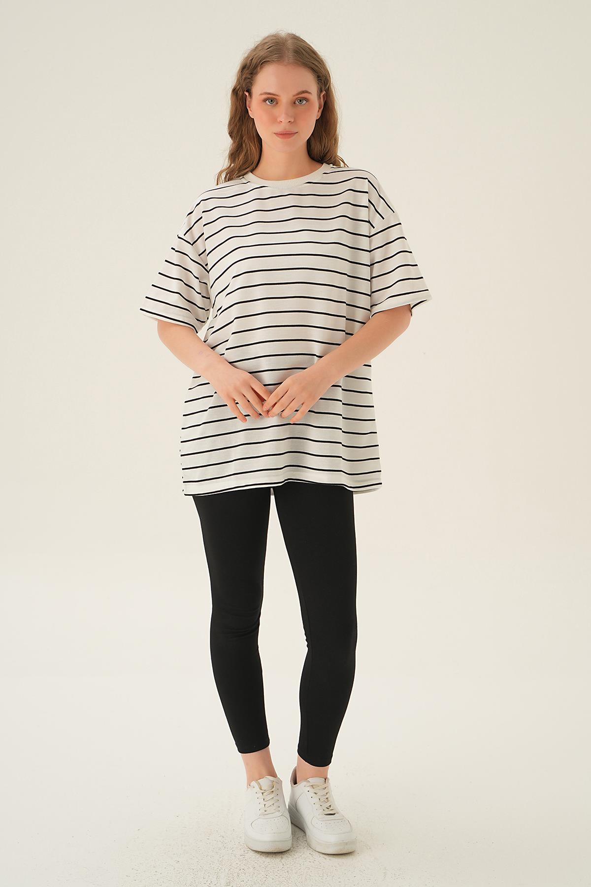 Beyaz Çizgili Tişört 1708 - 2