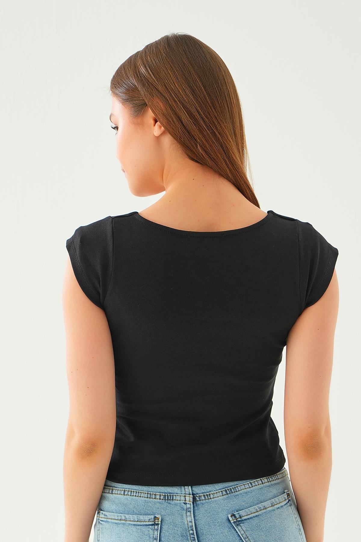 Siyah Kalp Yaka Kısa Kol Tişört 9025M - 4