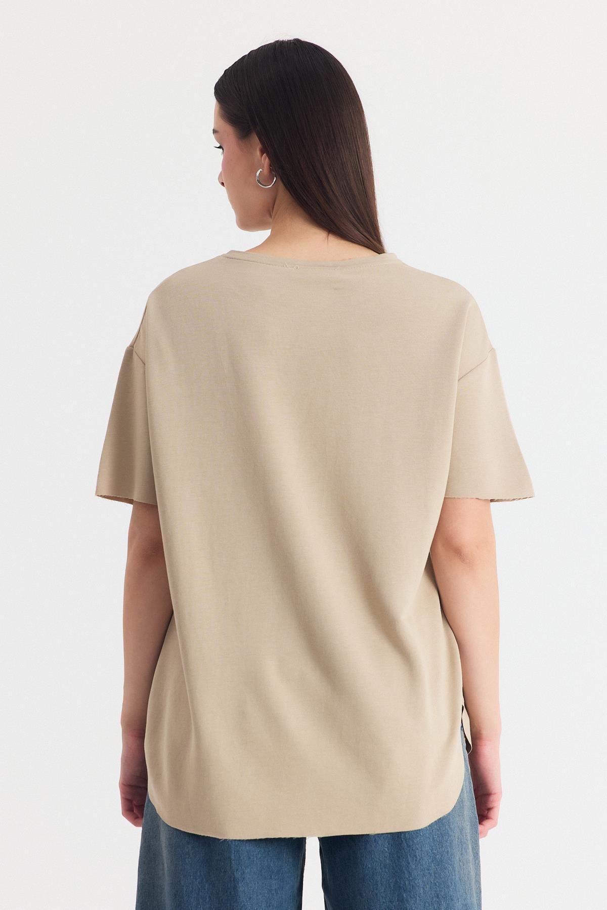 Bej Yumuşak Dokulu Esnek Premium Kumaş Lazer Kesim Oversize Tişört 1868 - 5