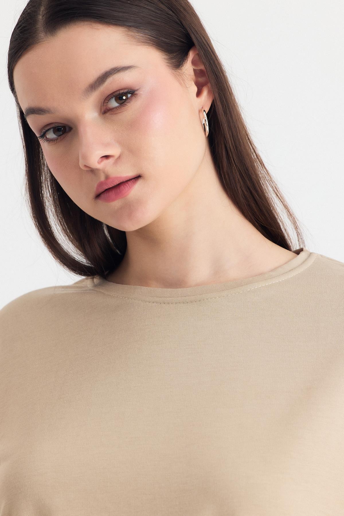 Bej Yumuşak Dokulu Esnek Premium Kumaş Lazer Kesim Oversize Tişört 1868 - 4