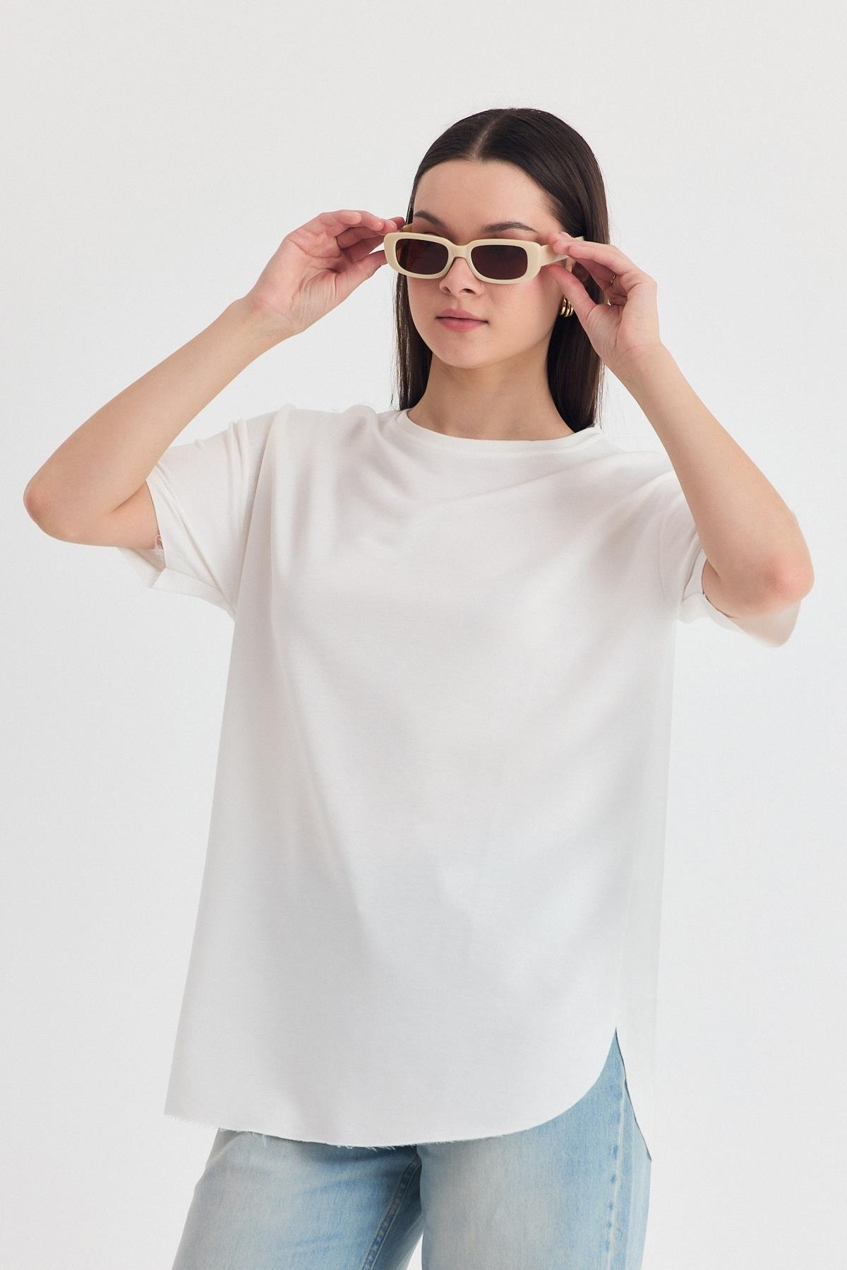 Beyaz Yumuşak Dokulu Esnek Premium Kumaş Lazer Kesim Oversize Tişört 1868 - 1