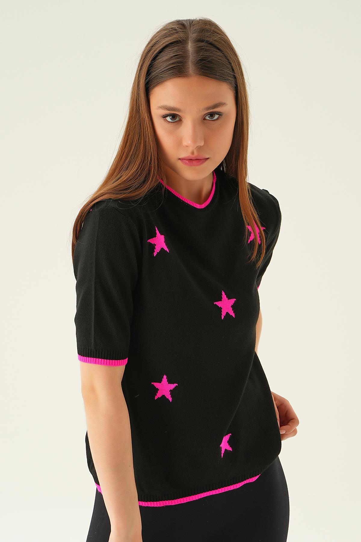 Siyah Yıldız Detay Tişört 1901 - 2