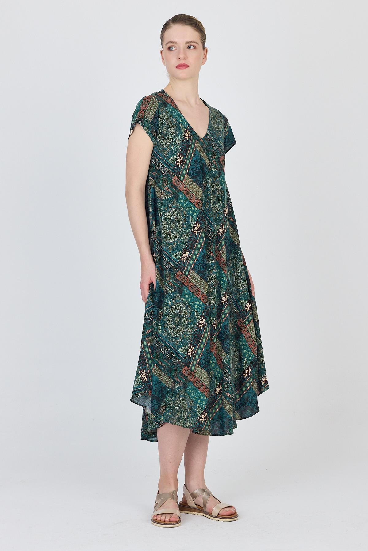 Yeşil Etnik Desenli V Yaka Kısa Kollu Midi Elbise 200 - 2