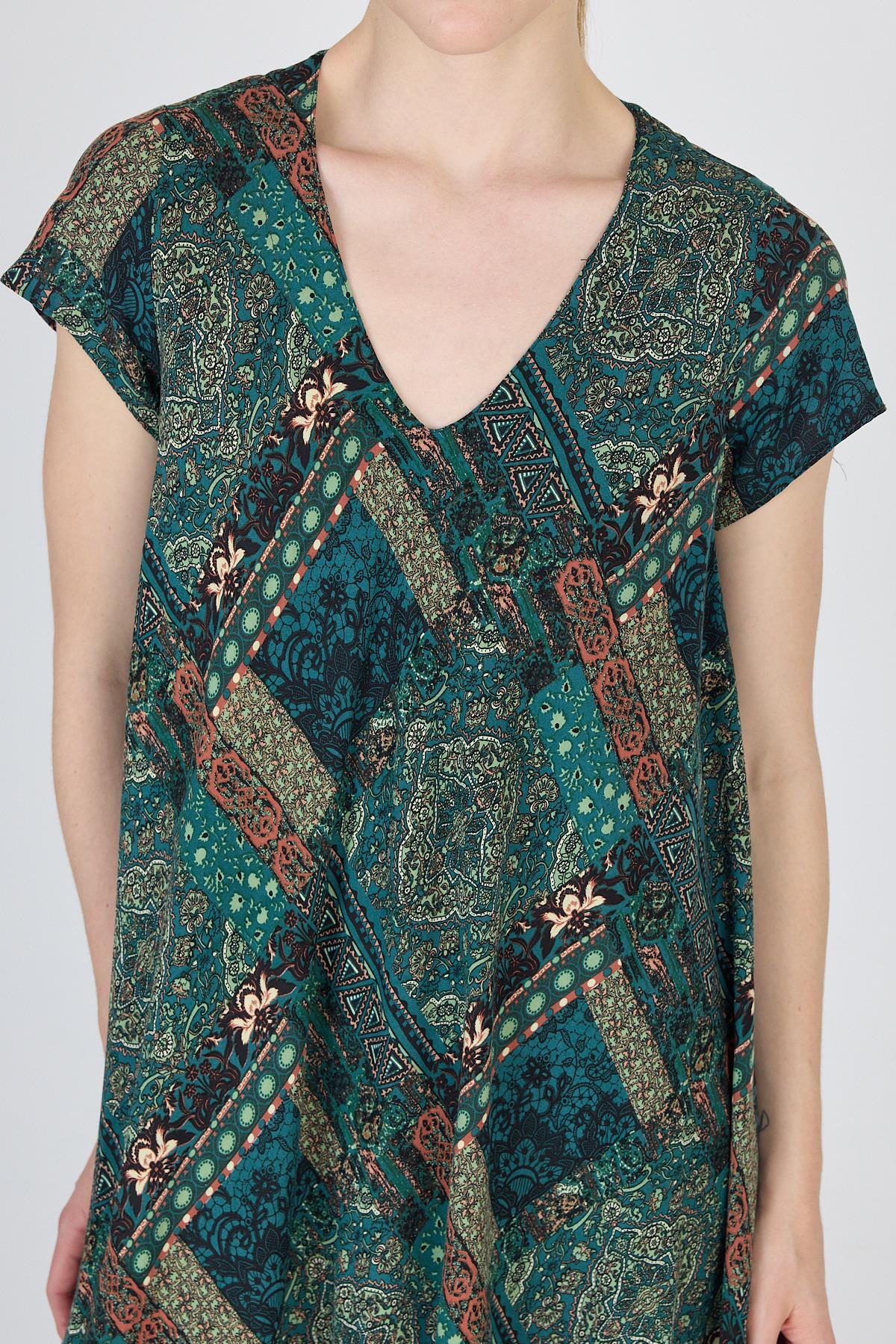 Yeşil Etnik Desenli V Yaka Kısa Kollu Midi Elbise 200 - RAYS