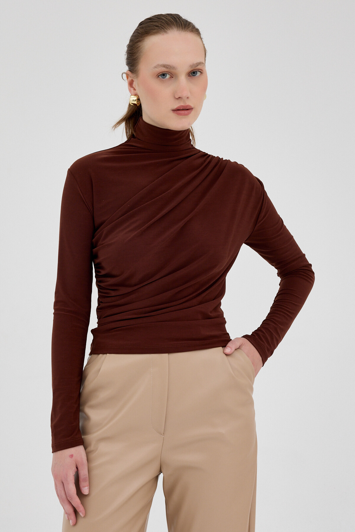 Kahve Büzgü Detay Sandy Bluz 20059 - RAYS