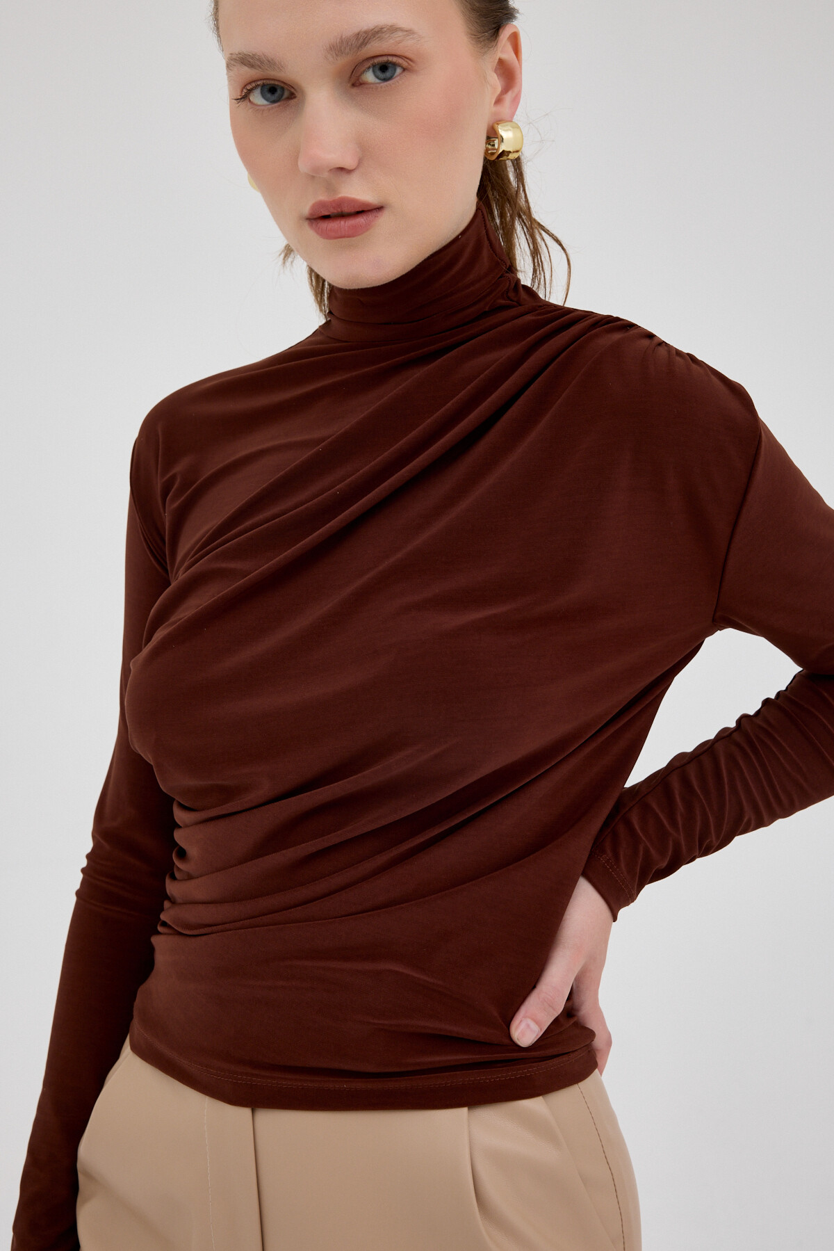 Kahve Büzgü Detay Sandy Bluz 20059 - RAYS