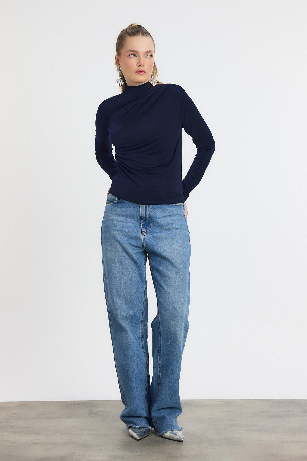 20059 Büzgü Detay Sandy Bluz Laci - RAYS