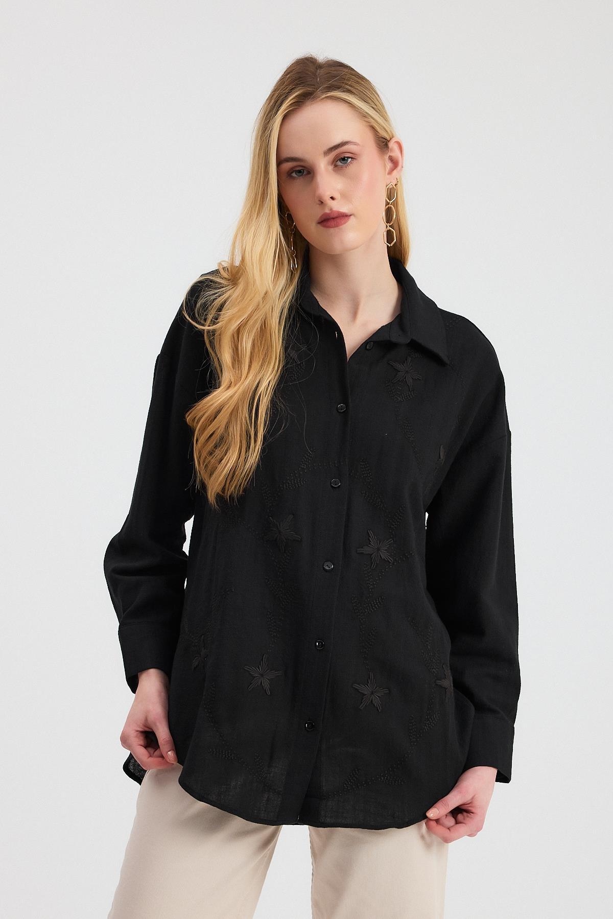 2006 Çiçek Nakışlı Gömlek Siyah 