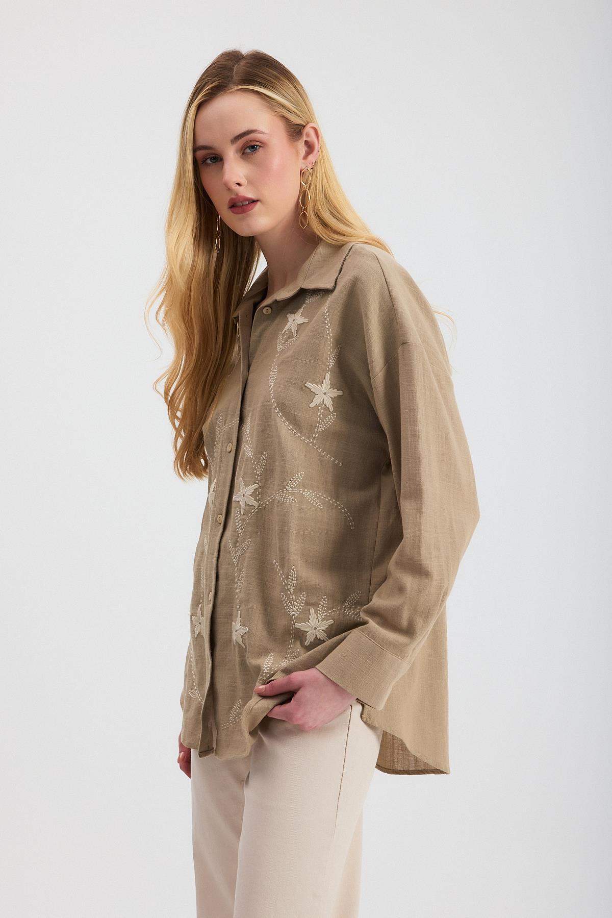 2006 Çiçek Nakışlı Gömlek Vizon - 1