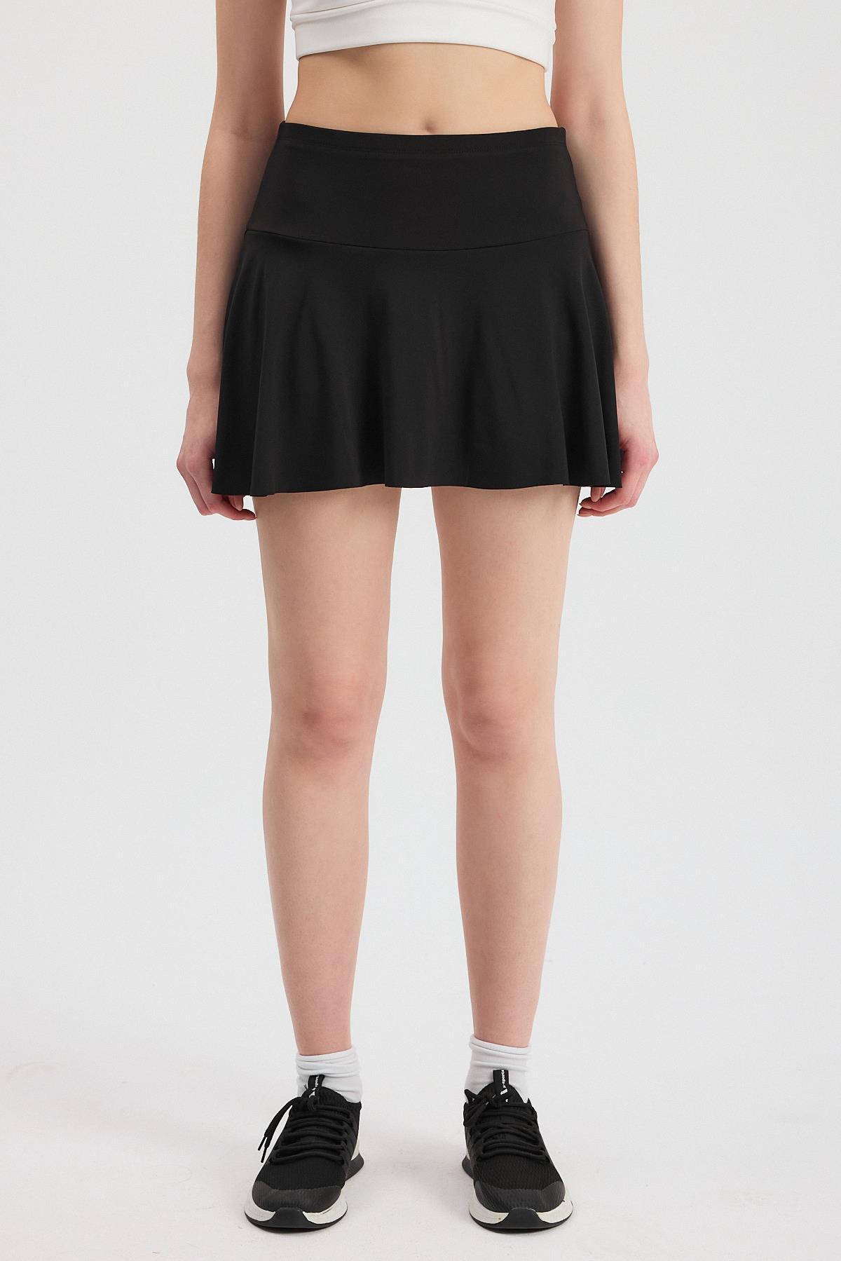 Siyah Ön Pileli Şort Etek 2008 - 3