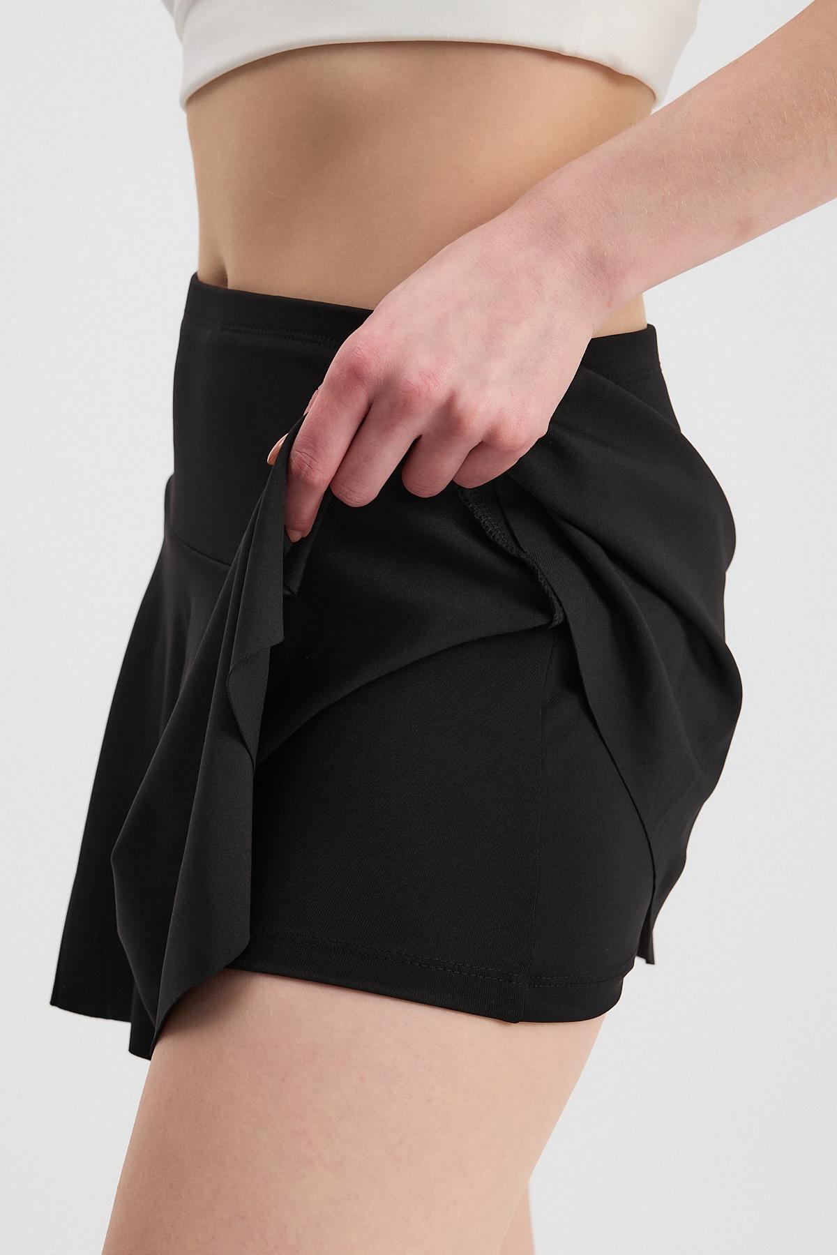 Siyah Ön Pileli Şort Etek 2008 - 4