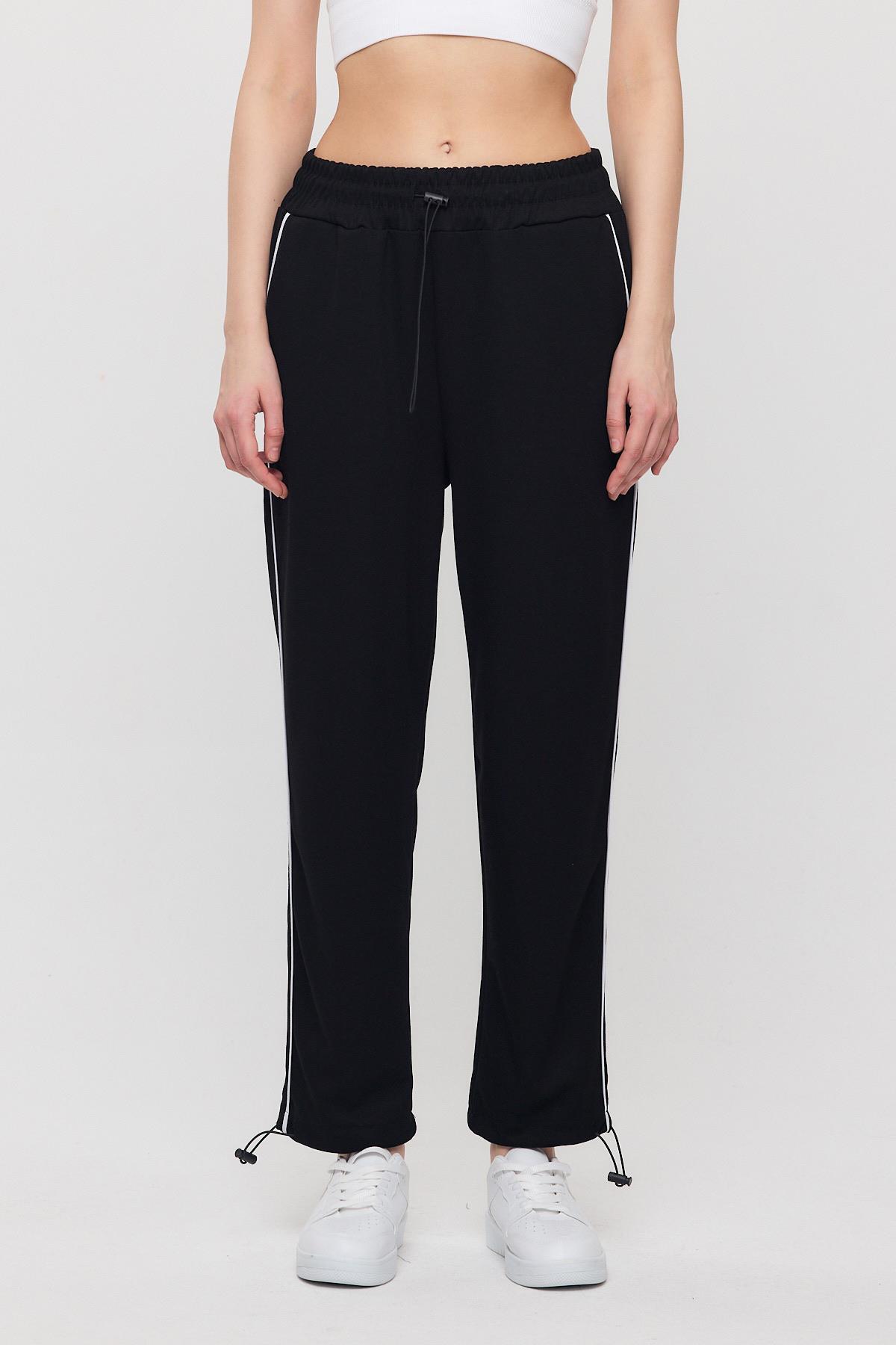 Siyah-Beyaz Ara Biye Detay Eşofman 2009 - 2