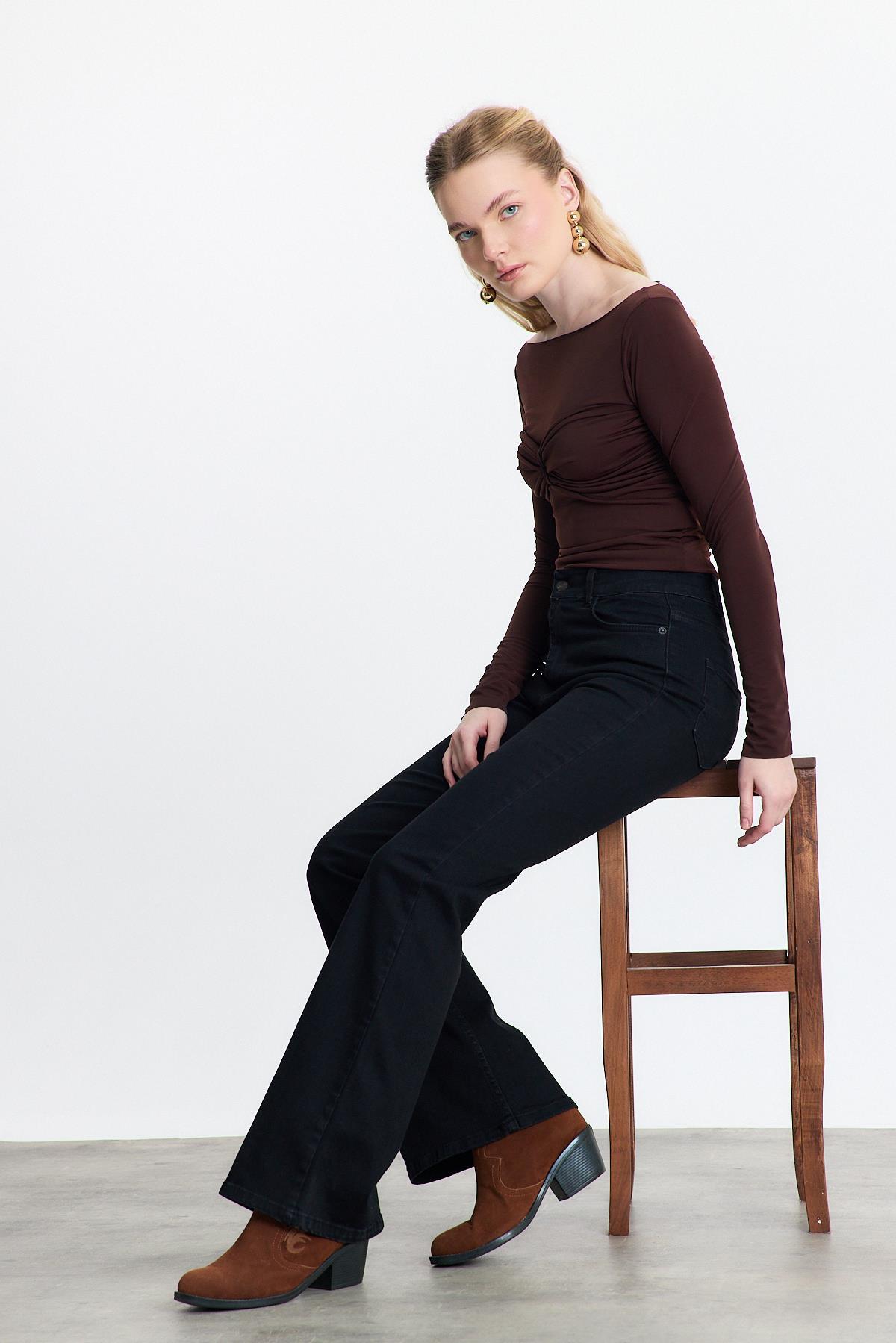 Kahve Göğüs Büzgü Detay Bluz 20178 - 4