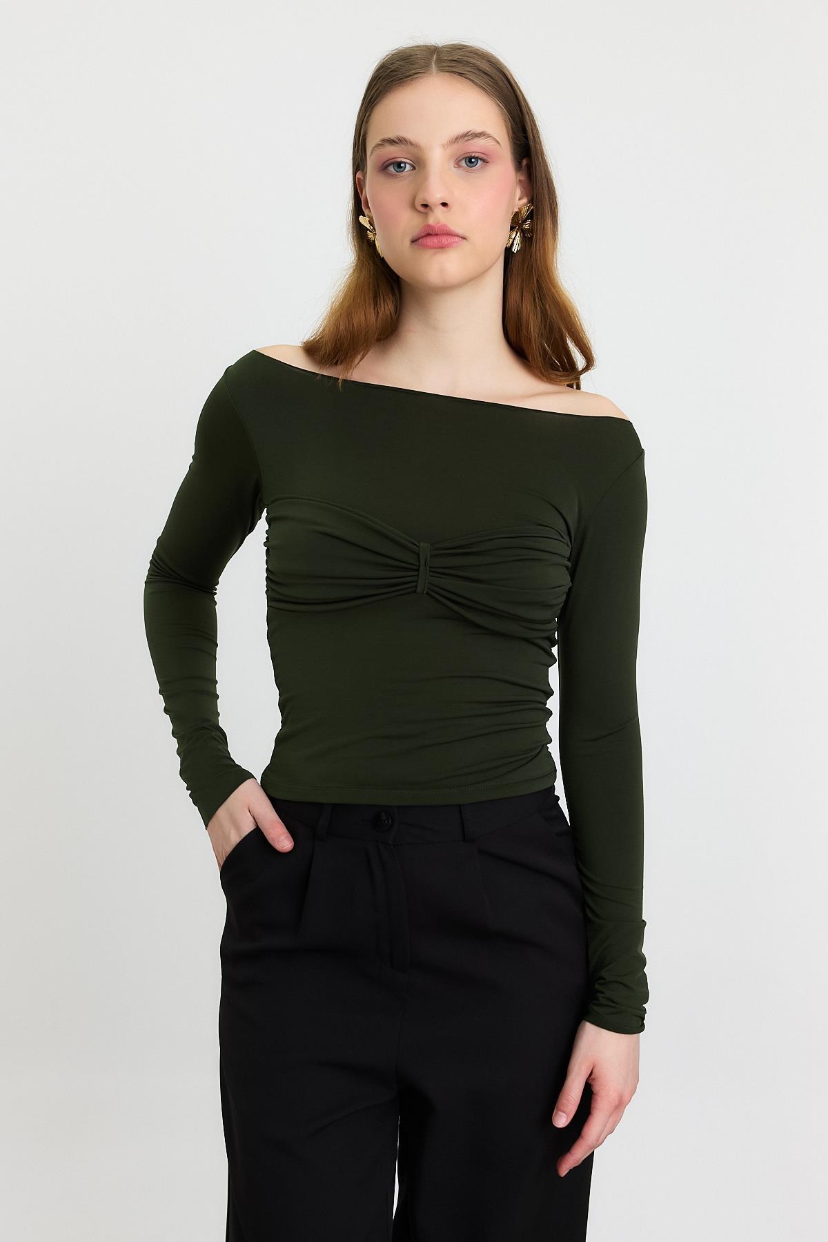 Yeşil Göğüs Büzgü Detay Bluz 20178 - 3