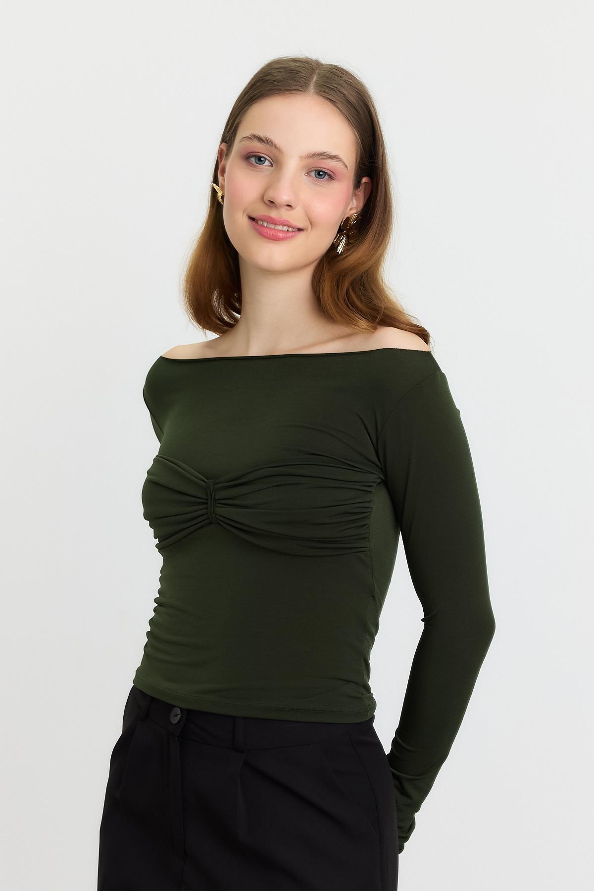 Yeşil Göğüs Büzgü Detay Bluz 20178 - 8