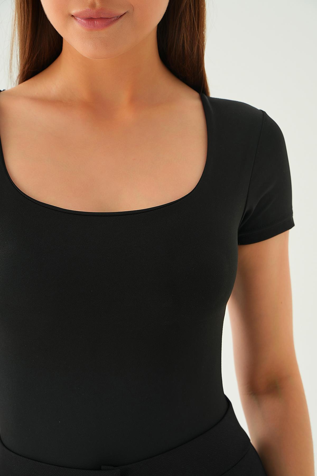 Siyah Çıtçıt Detay Bluz 2034 - 5