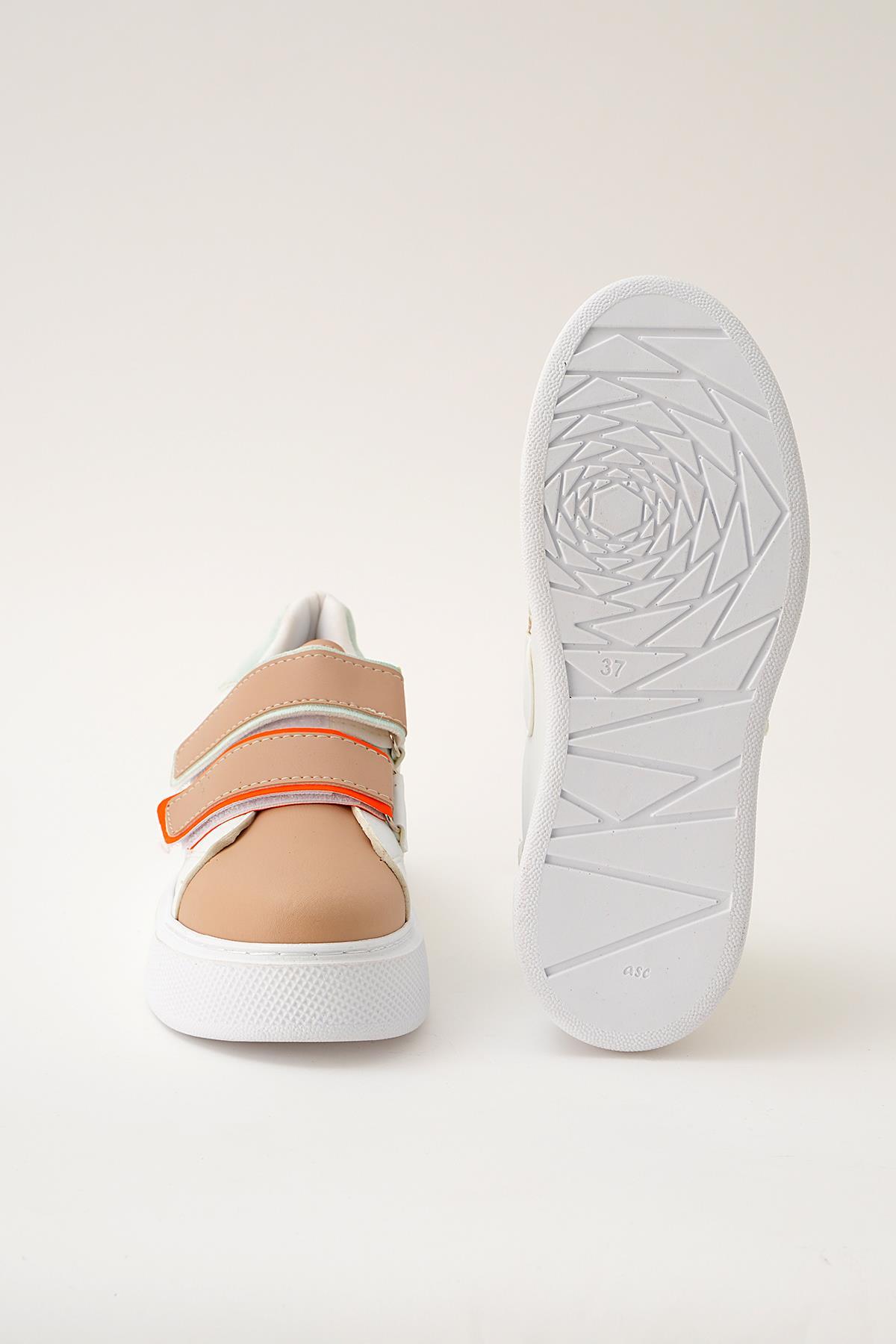 Beyaz-Bej Cırtlı Spor Ayakkabı 2101 - 3