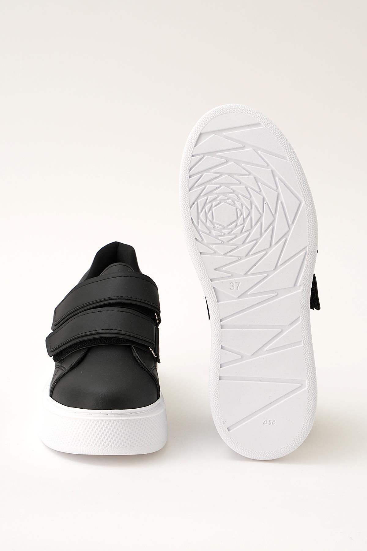 Siyah-Beyaz Cırtlı Spor Ayakkabı 2101 - 4