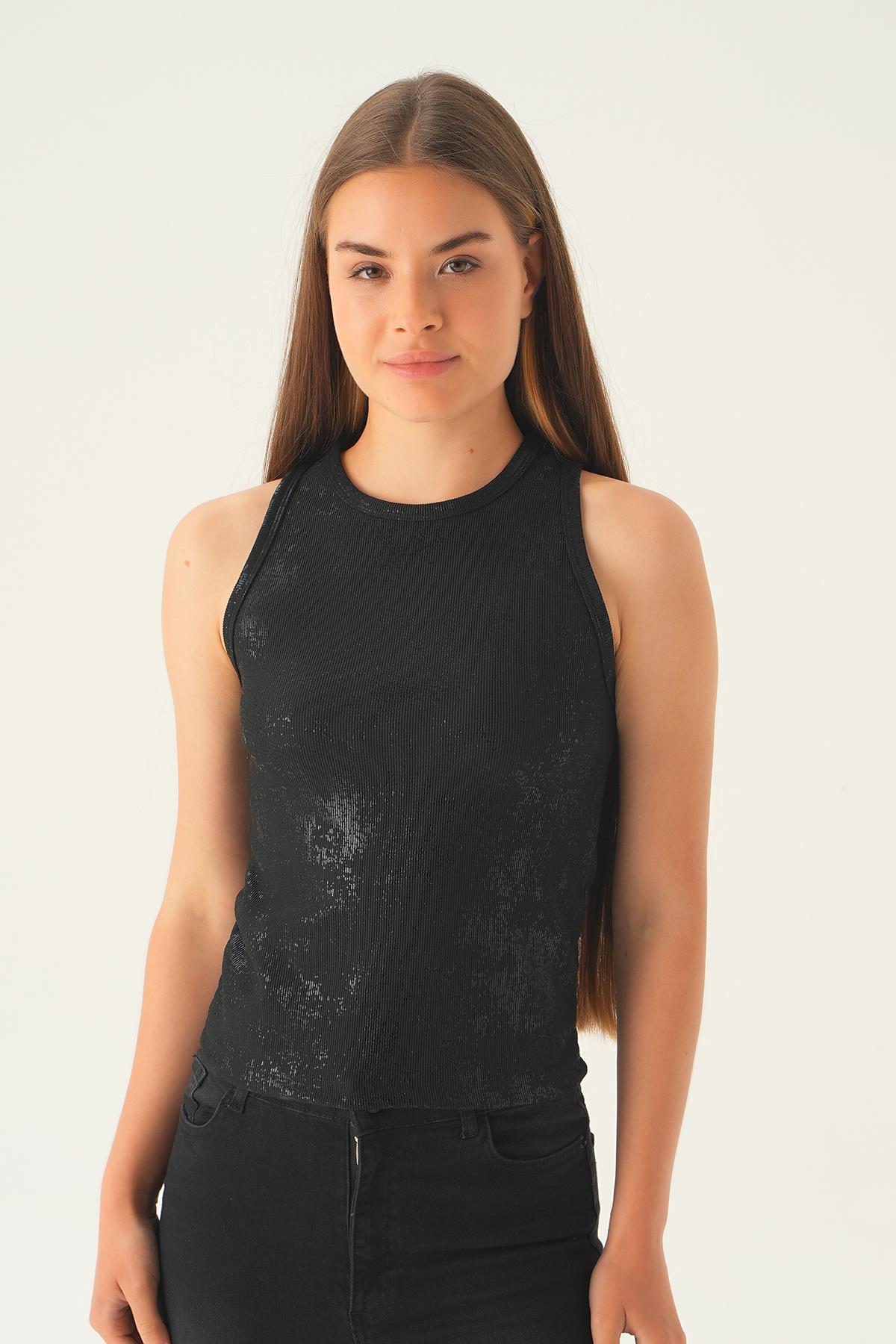 21223 Desenli Sıfır Kol Bluz Siyah - 2